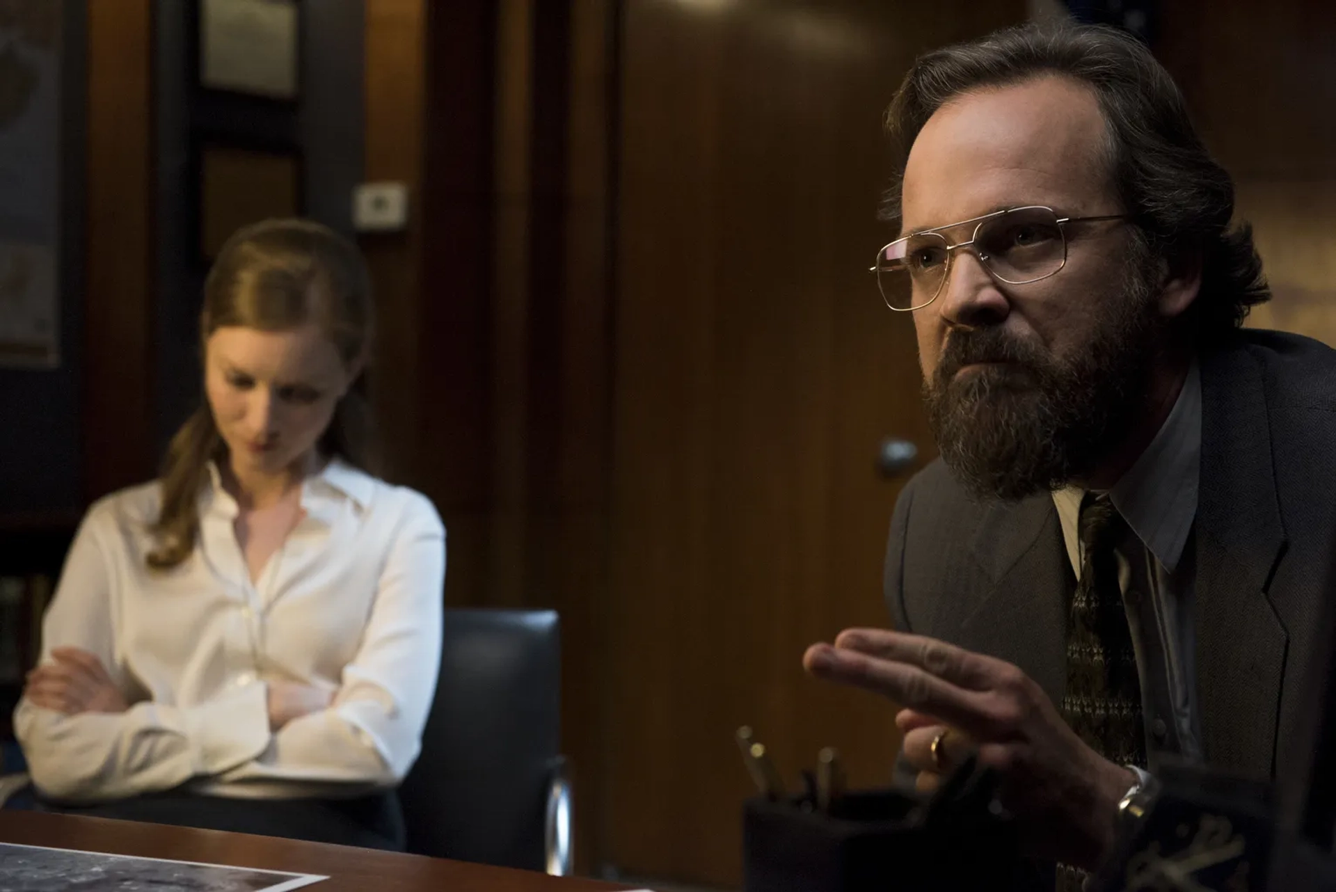 Peter Sarsgaard and Wrenn Schmidt in The Looming Tower (2018)