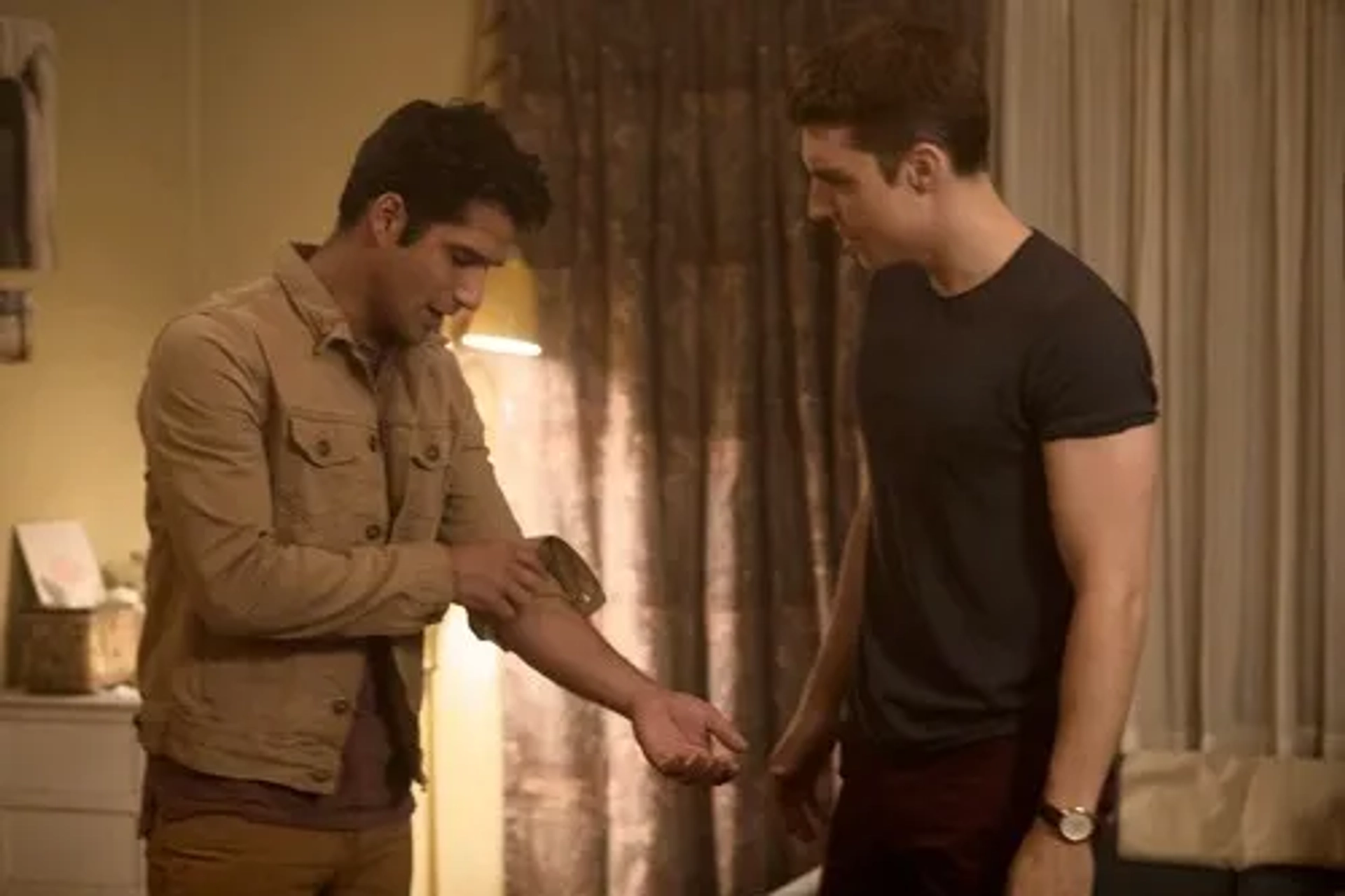 Tyler Posey and Nolan Gerard Funk in Truth or Dare (2018)