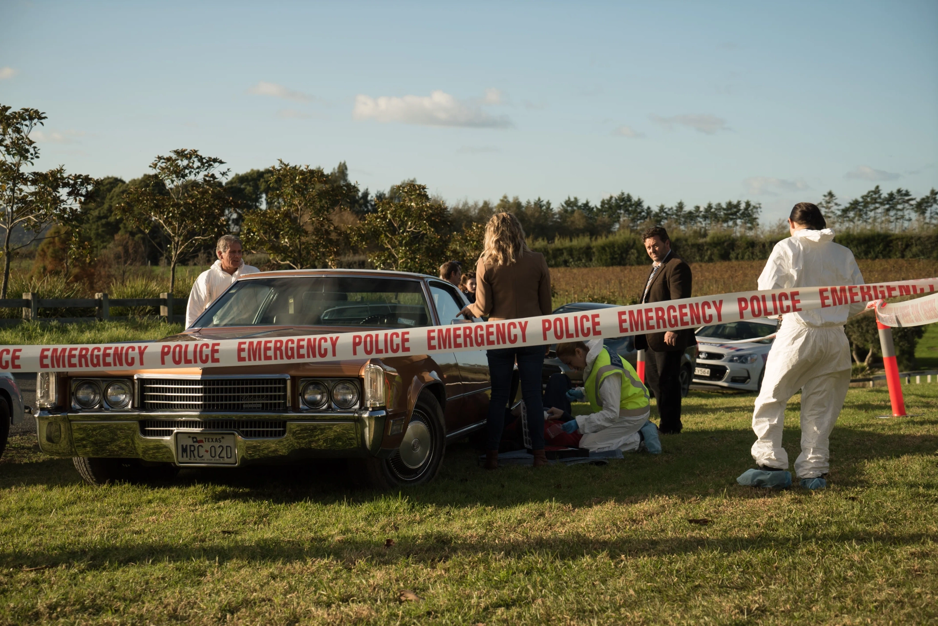 Neill Rea and Fern Sutherland in The Brokenwood Mysteries (2014)