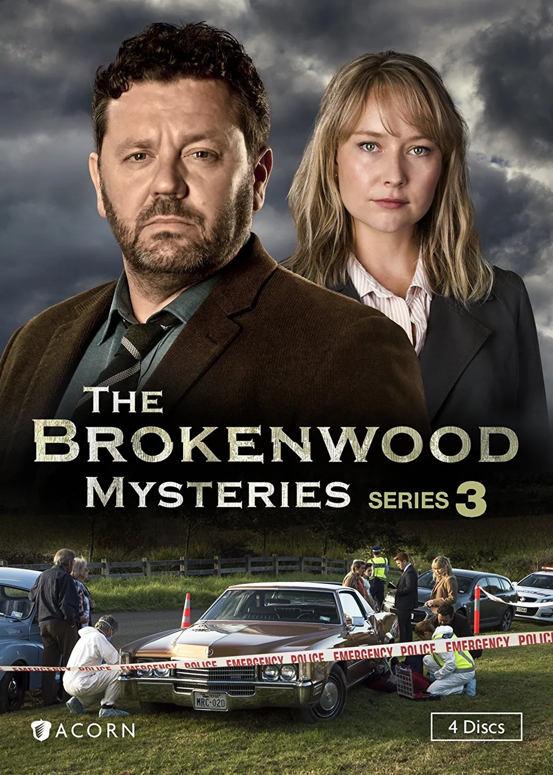 Neill Rea and Fern Sutherland in The Brokenwood Mysteries (2014)