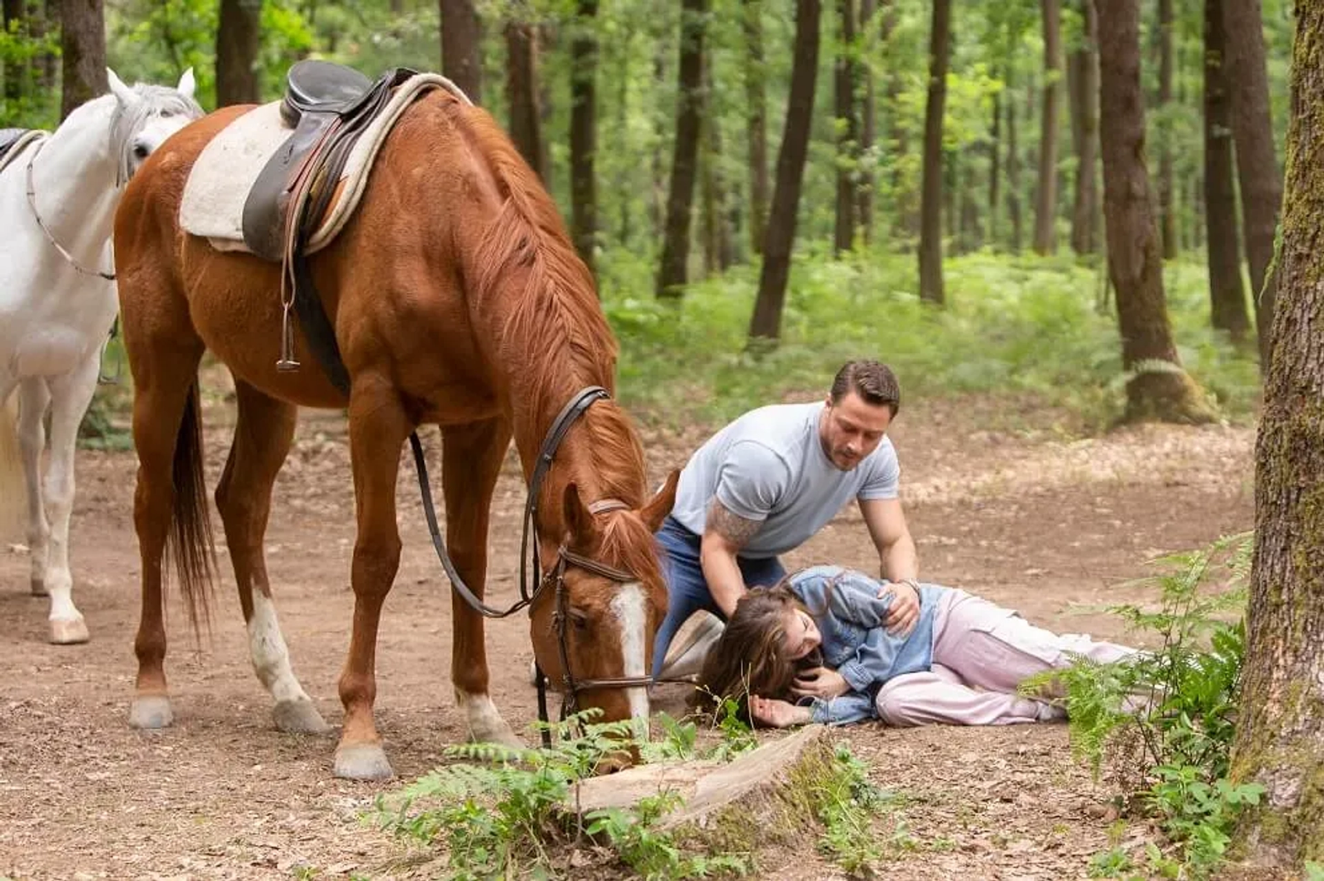 Burak Çelik and Cemre Baysel in Senden Daha Güzel (2022)