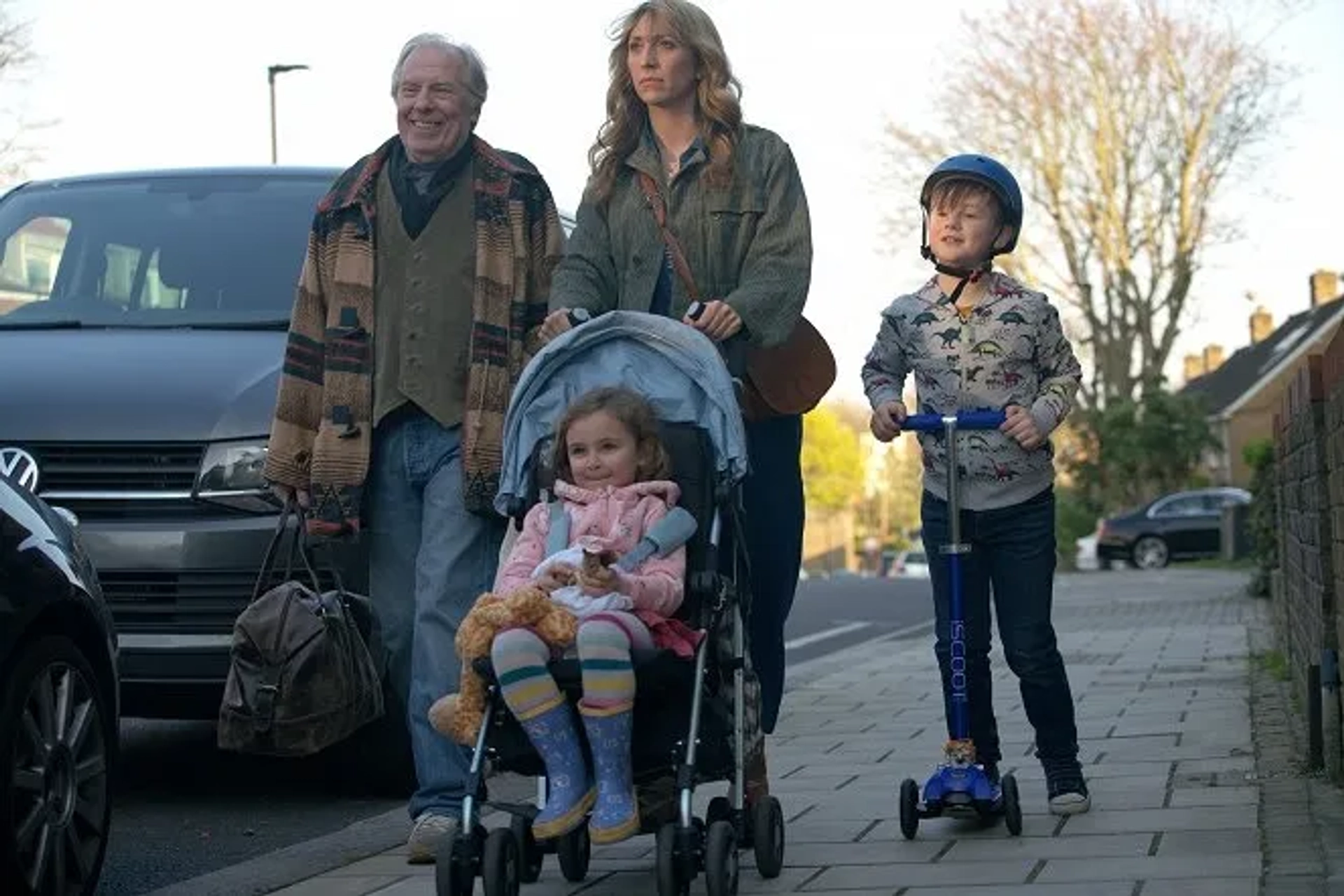 Daisy Haggard, Michael McKean, George Wakeman, and Jayda Eyles in Breeders: No Places (2020)