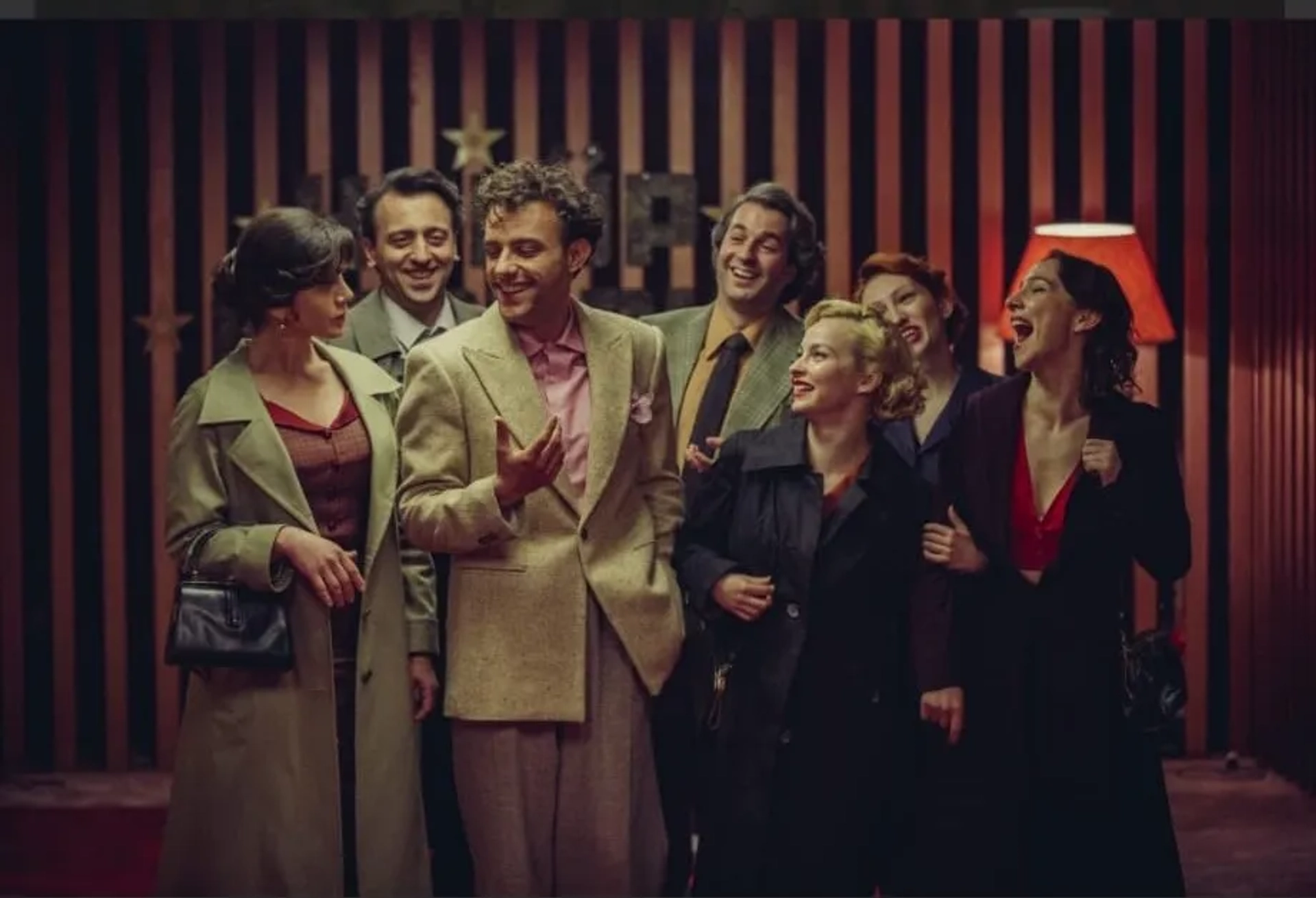 Yagmur Damla Aydin, Sebnem Seviktürk, Özgür Adnan Sönmez, Salih Bademci, and Gülnara Golovina in The Club (2021)