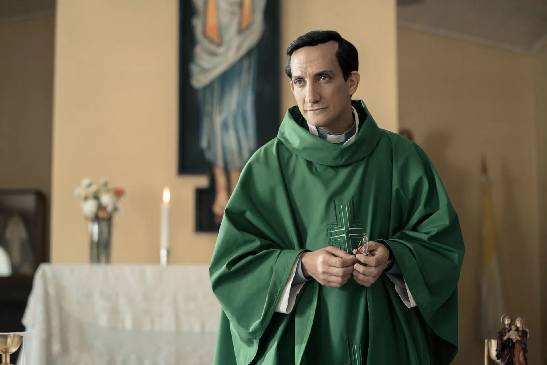 Juan Minujín in The Two Popes (2019)