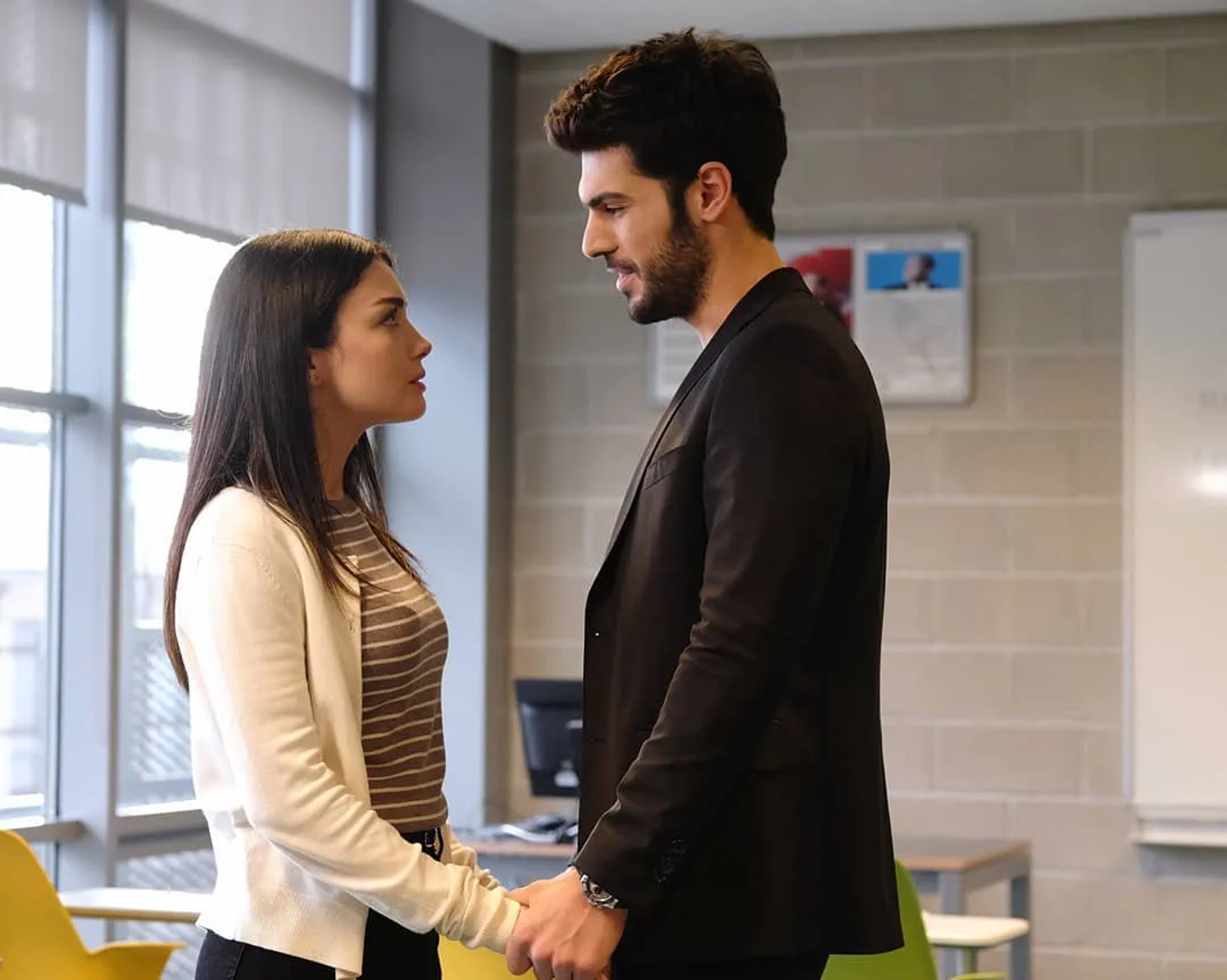 Özge Yagiz and Tolga Mendi in My Left Side (2020)