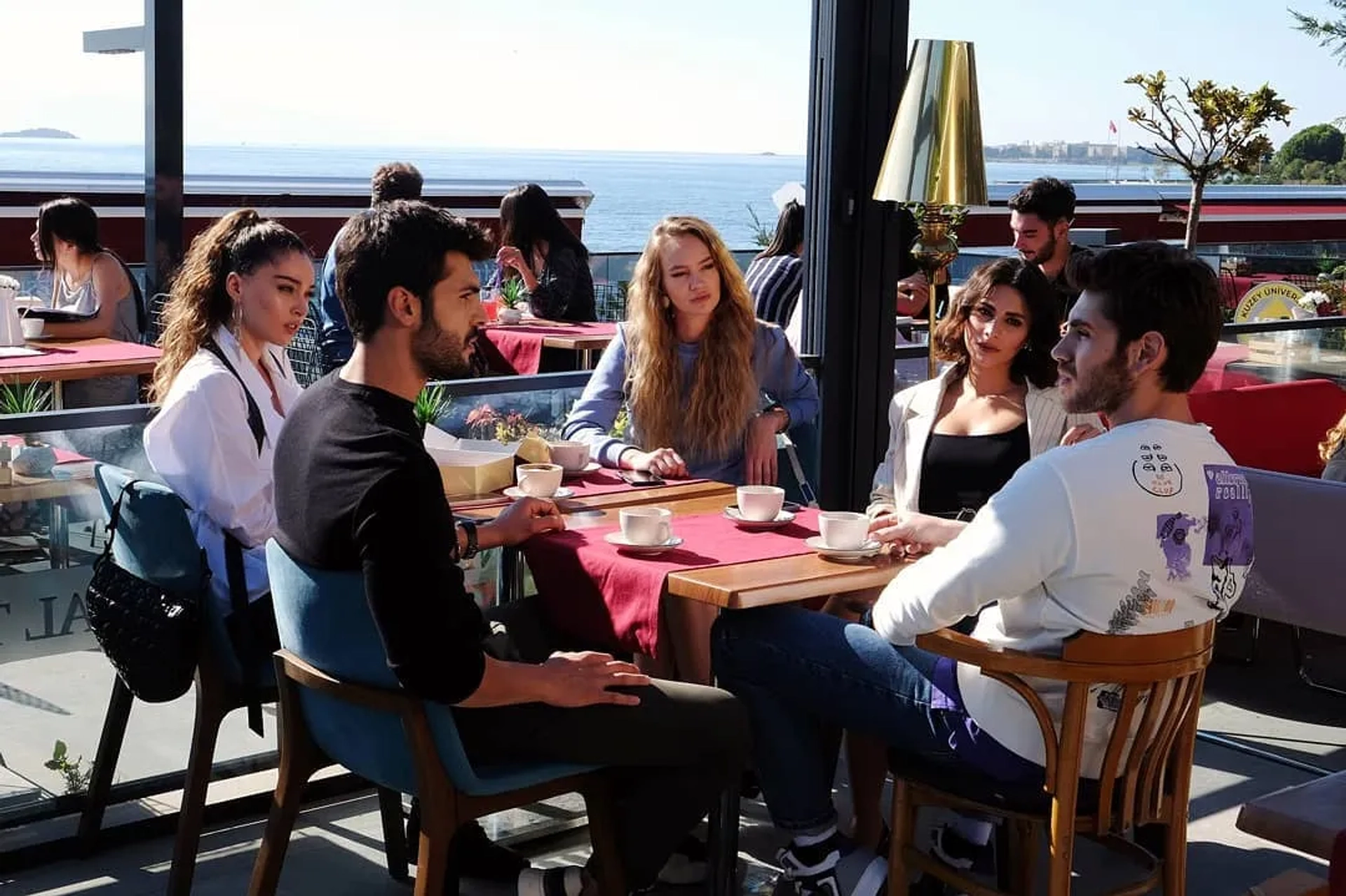 Ecem Atalay, Cemre Baysel, Tugçe Açikgöz, Tolga Mendi, and Emre Bey in My Left Side (2020)