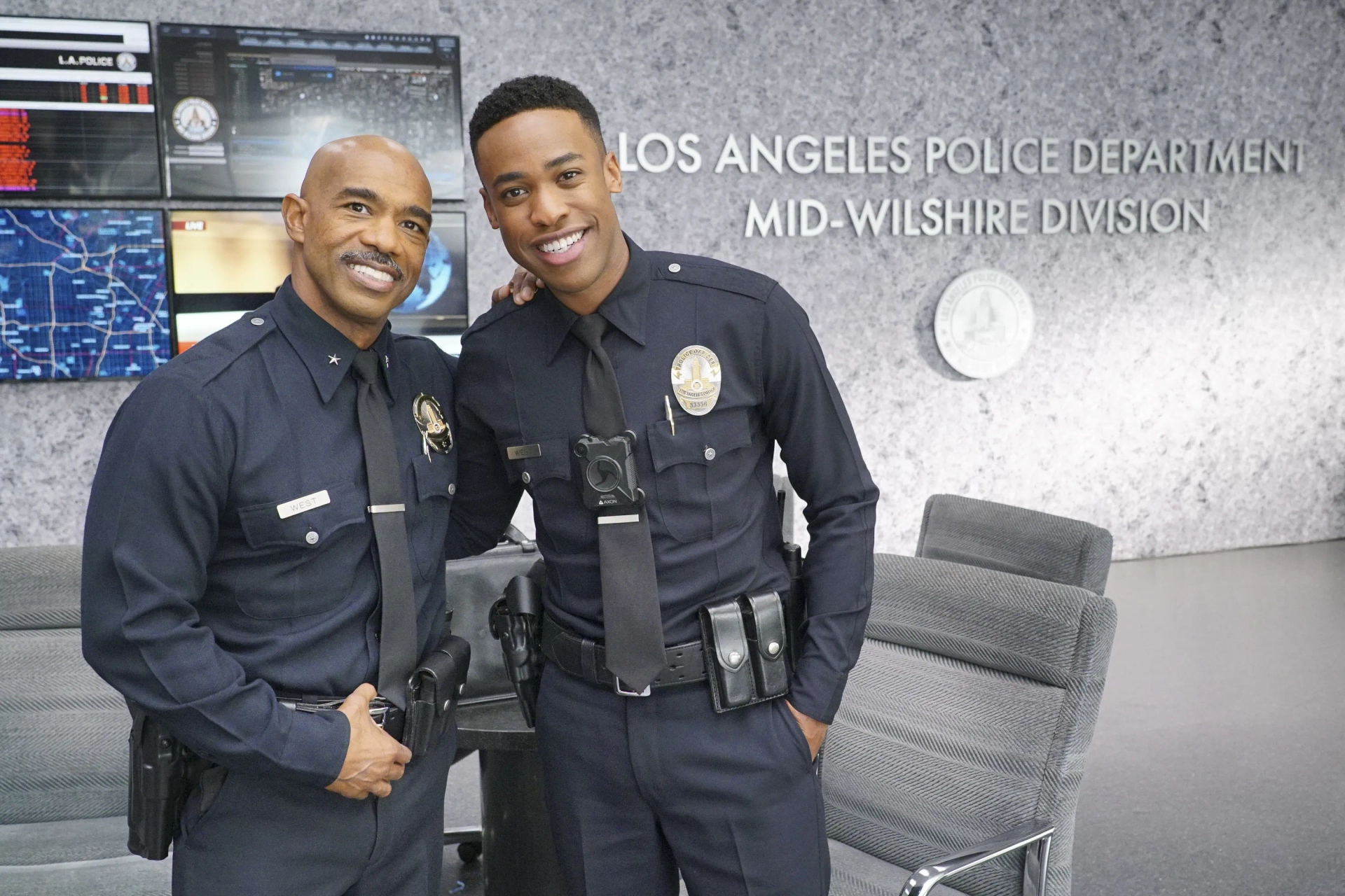 Michael Beach and Titus Makin Jr. in The Rookie (2018)