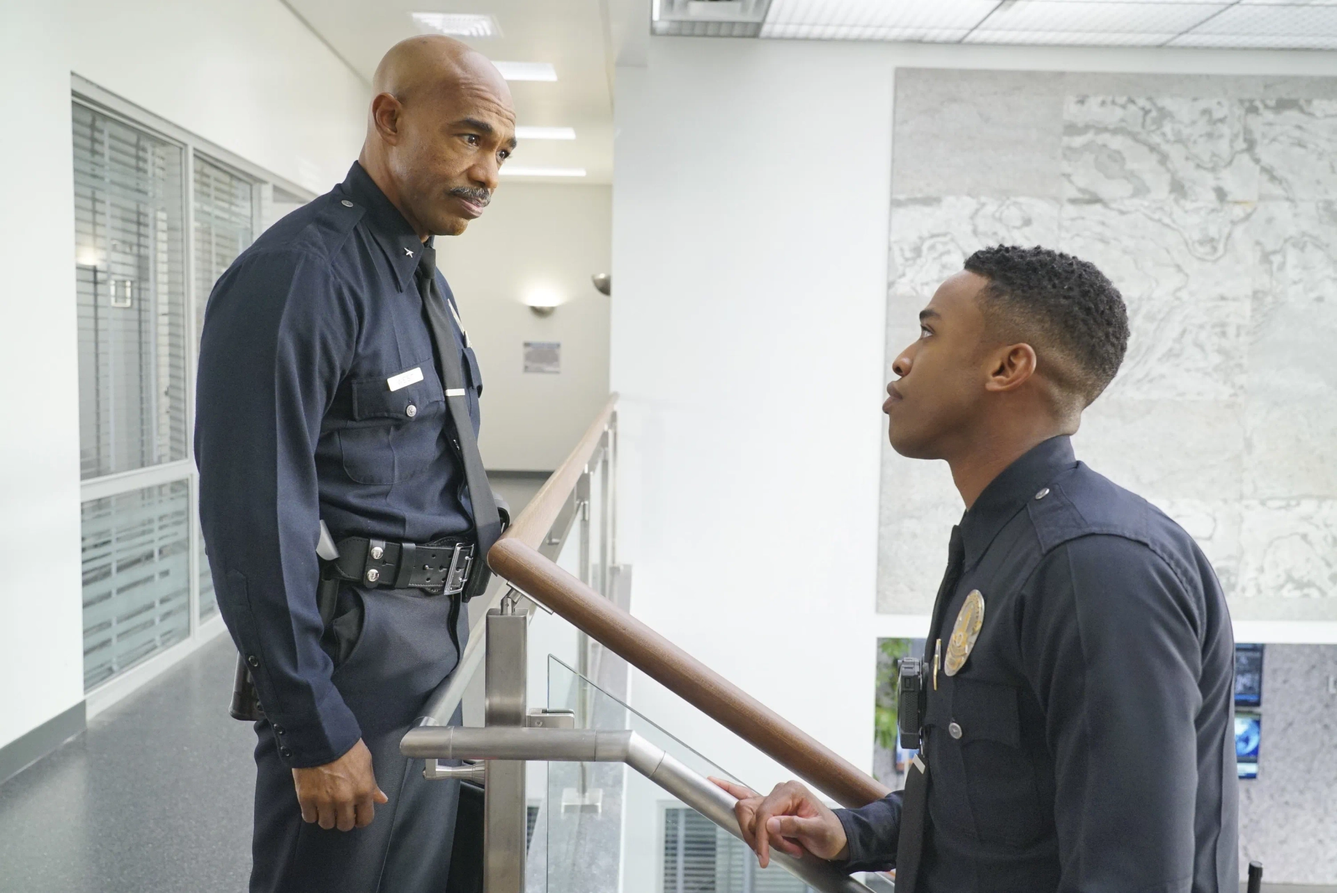 Michael Beach and Titus Makin Jr. in The Rookie (2018)