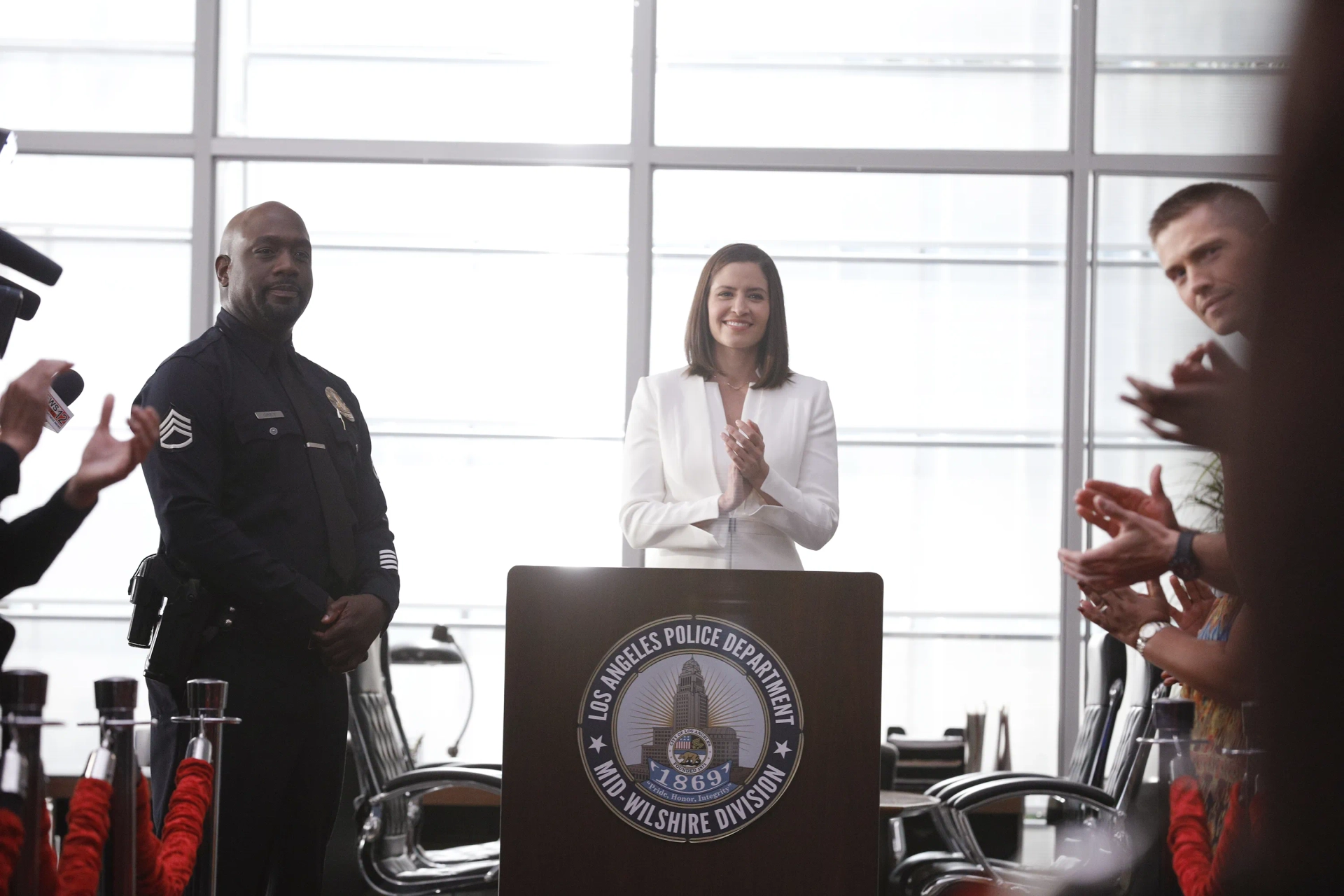 Richard T. Jones, Eric Winter, and Mercedes Mason in The Rookie (2018)