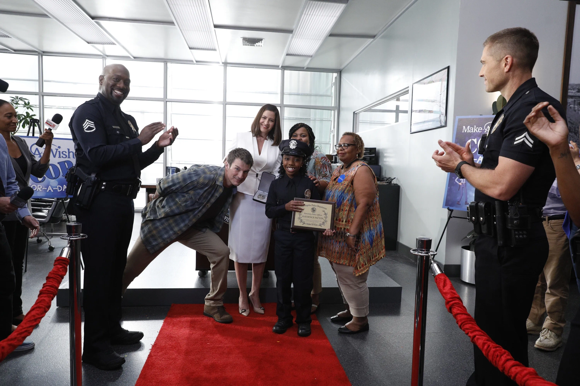 Nathan Fillion, Richard T. Jones, Eric Winter, Kaydence Patton, and Mercedes Mason in The Rookie (2018)