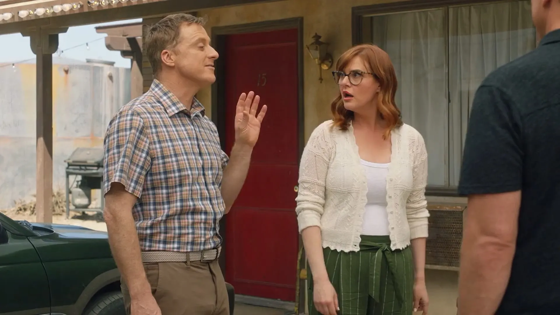 Sara Rue and Alan Tudyk in The Rookie: Day in the Hole (2022)