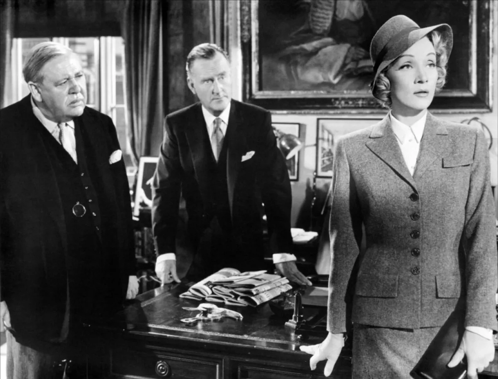 Marlene Dietrich, Charles Laughton, and John Williams in Witness for the Prosecution (1957)