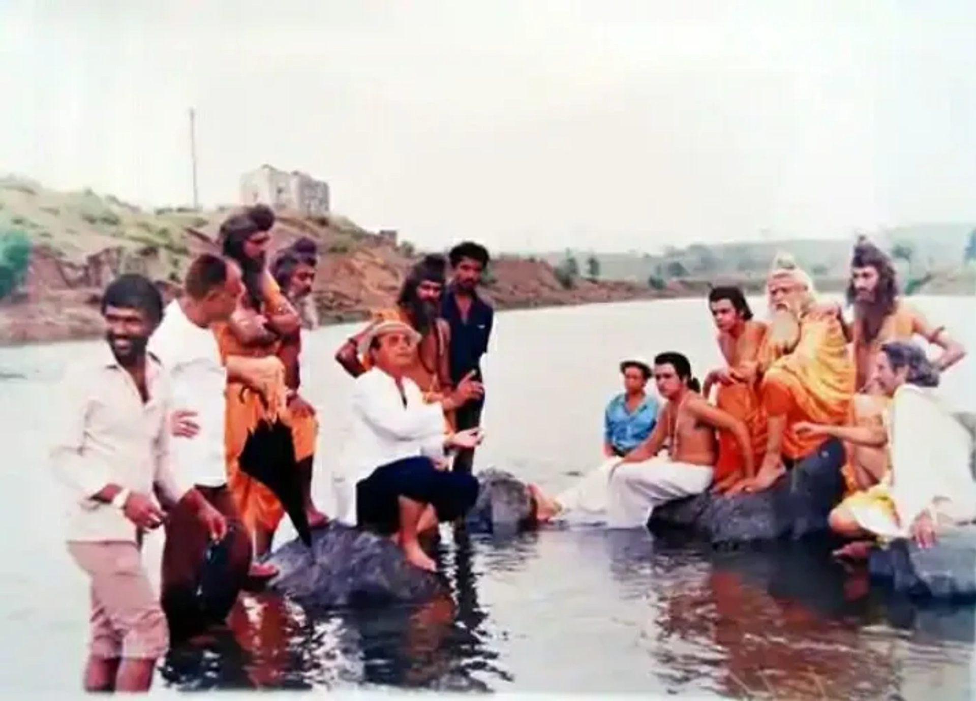 Rajni Bala, Sanjay Jog, and Sameer Rajda in Ramayan (1987)