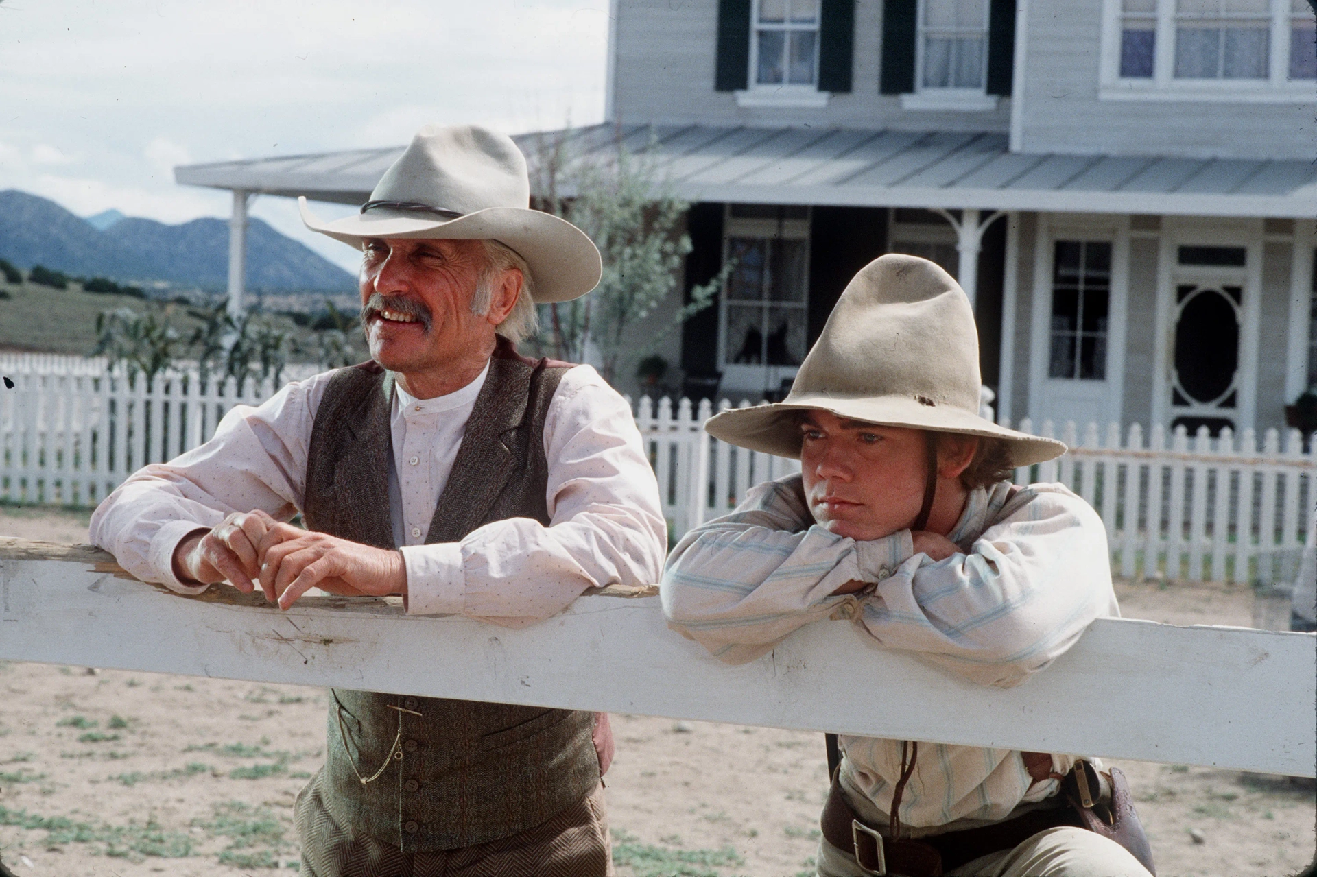 Robert Duvall and Ricky Schroder in Lonesome Dove (1989)