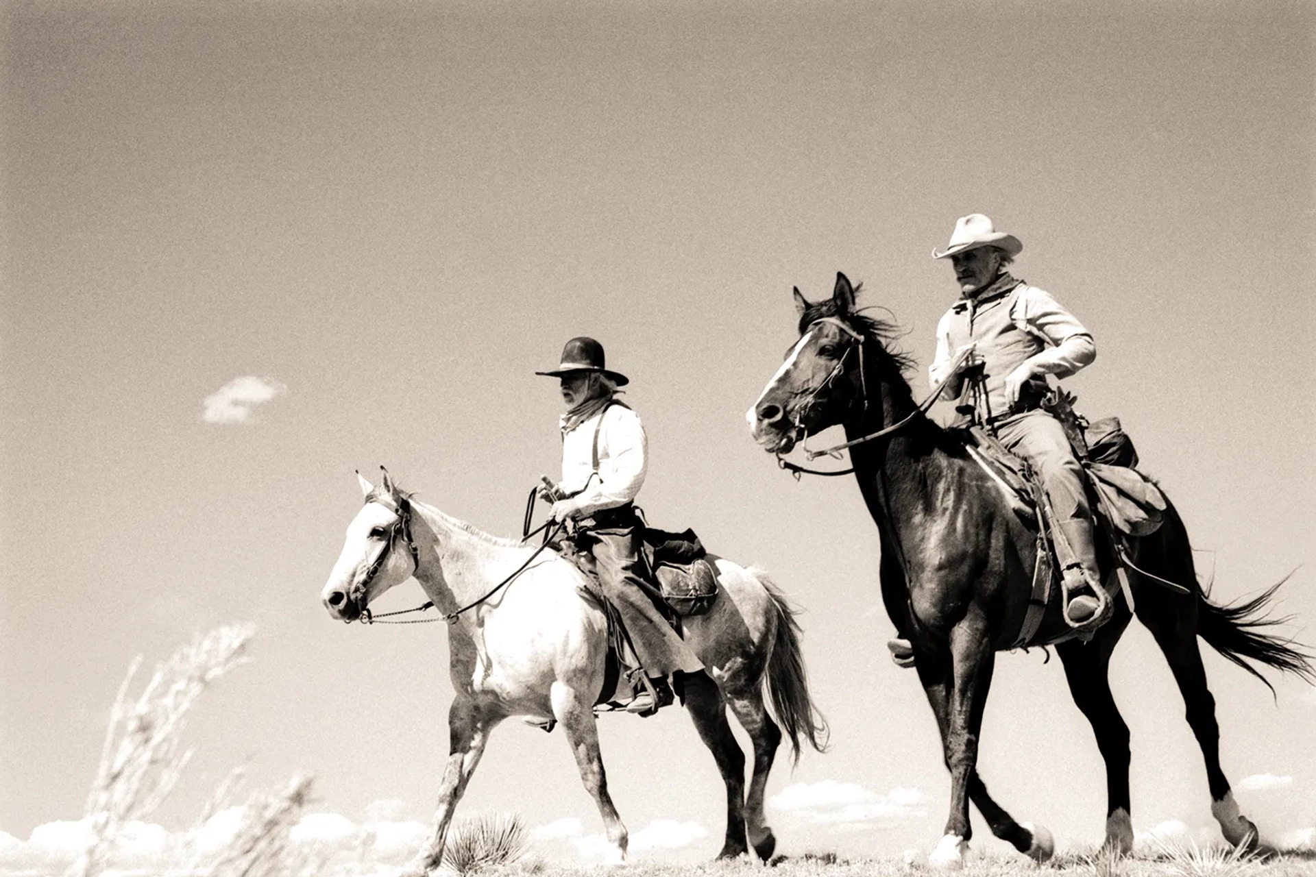 Tommy Lee Jones and Robert Duvall in Lonesome Dove (1989)