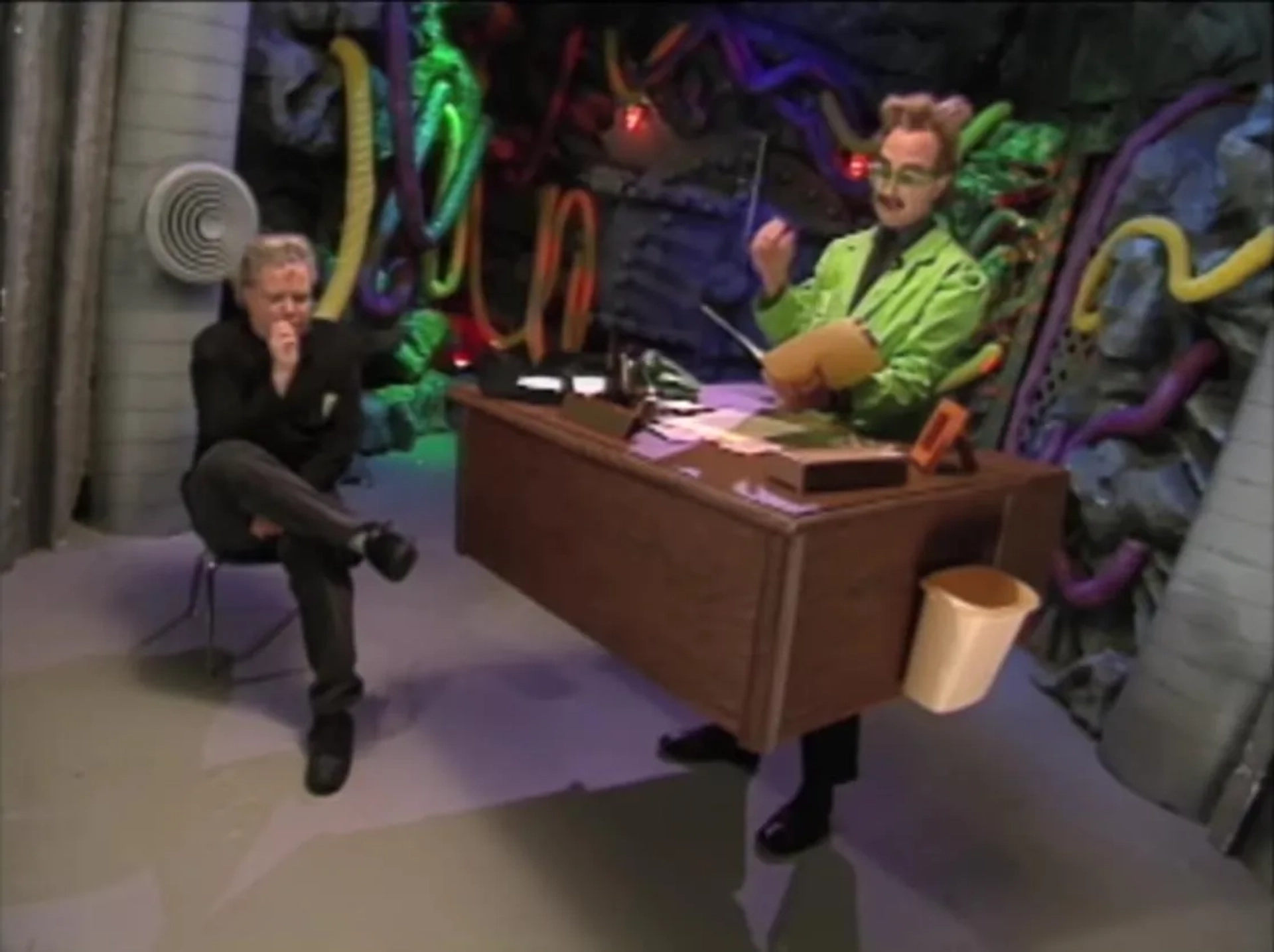 Trace Beaulieu and Frank Conniff in Mystery Science Theater 3000 (1988)