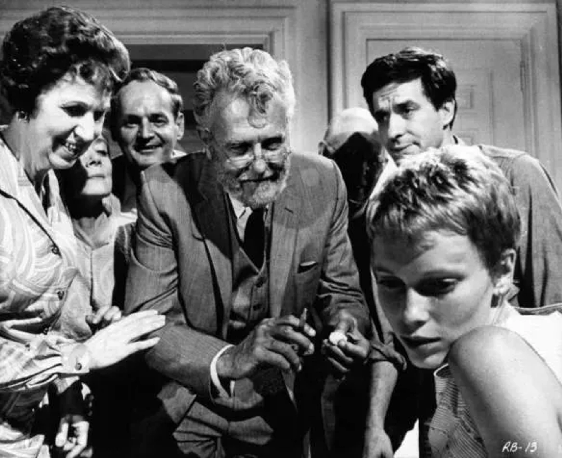 Ralph Bellamy, John Cassavetes, Mia Farrow, Walter Baldwin, Patricia O'Neal, Robert Osterloh, and Hope Summers in Rosemary's Baby (1968)