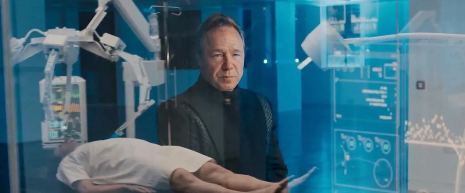 Stephen Graham in Bodies (2023)