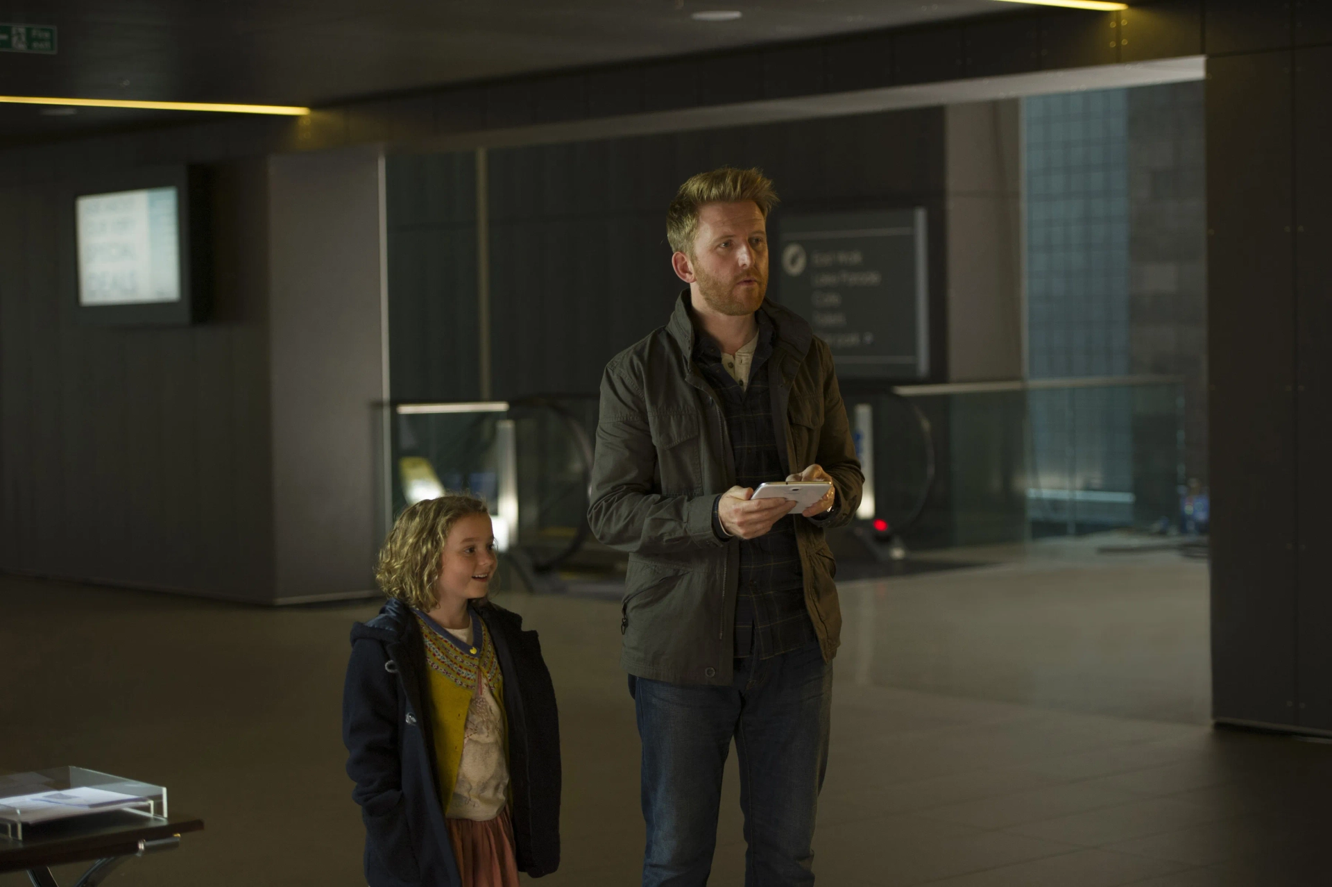 Tom Goodman-Hill and Pixie Davies in Humans (2015)