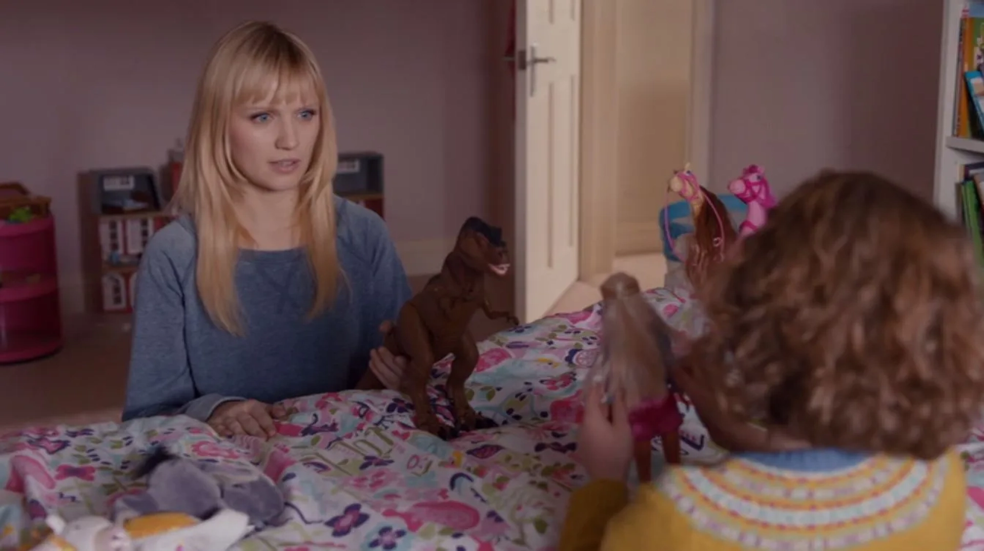 Emily Berrington and Pixie Davies in Humans (2015)