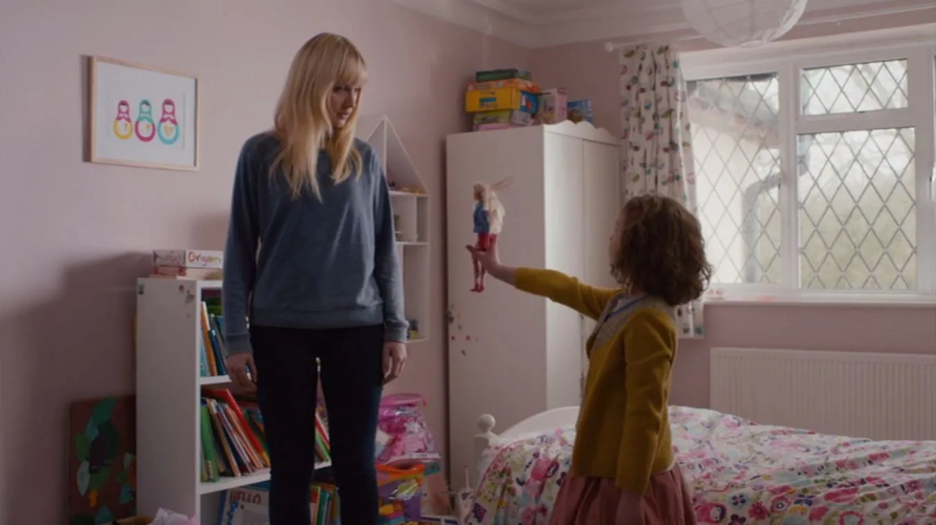 Emily Berrington and Pixie Davies in Humans (2015)