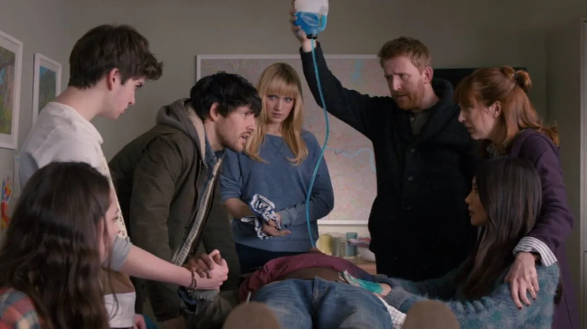 Tom Goodman-Hill, Katherine Parkinson, Gemma Chan, Theo Stevenson, Colin Morgan, Ivanno Jeremiah, Emily Berrington, and Lucy Carless in Humans (2015)