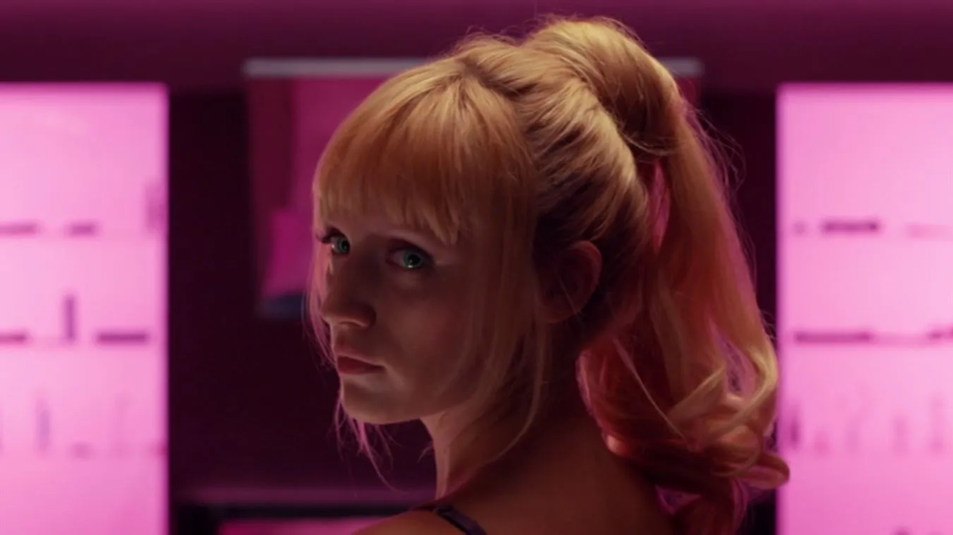 Emily Berrington in Humans (2015)