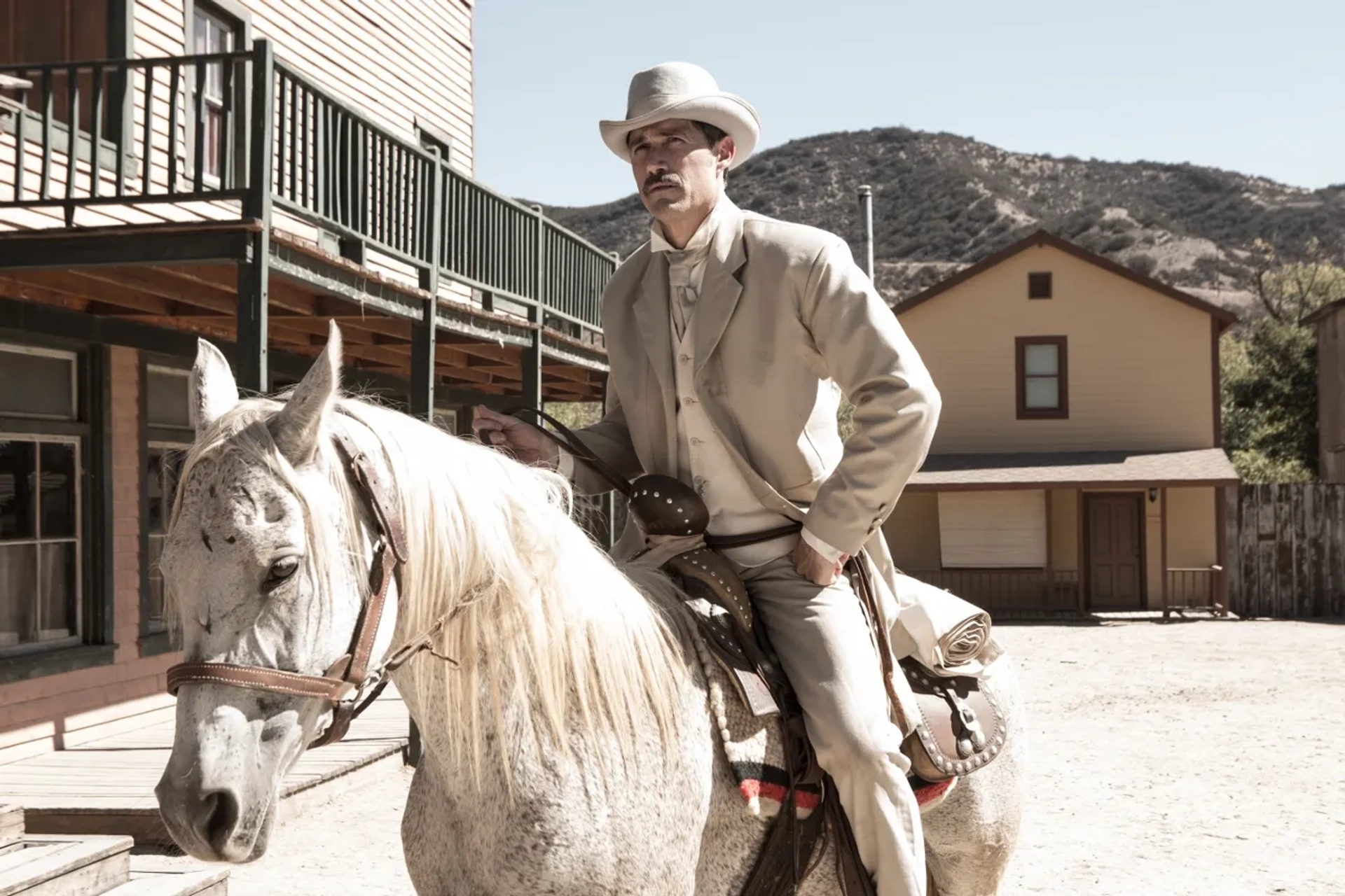 Matthew Fox in Bone Tomahawk (2015)