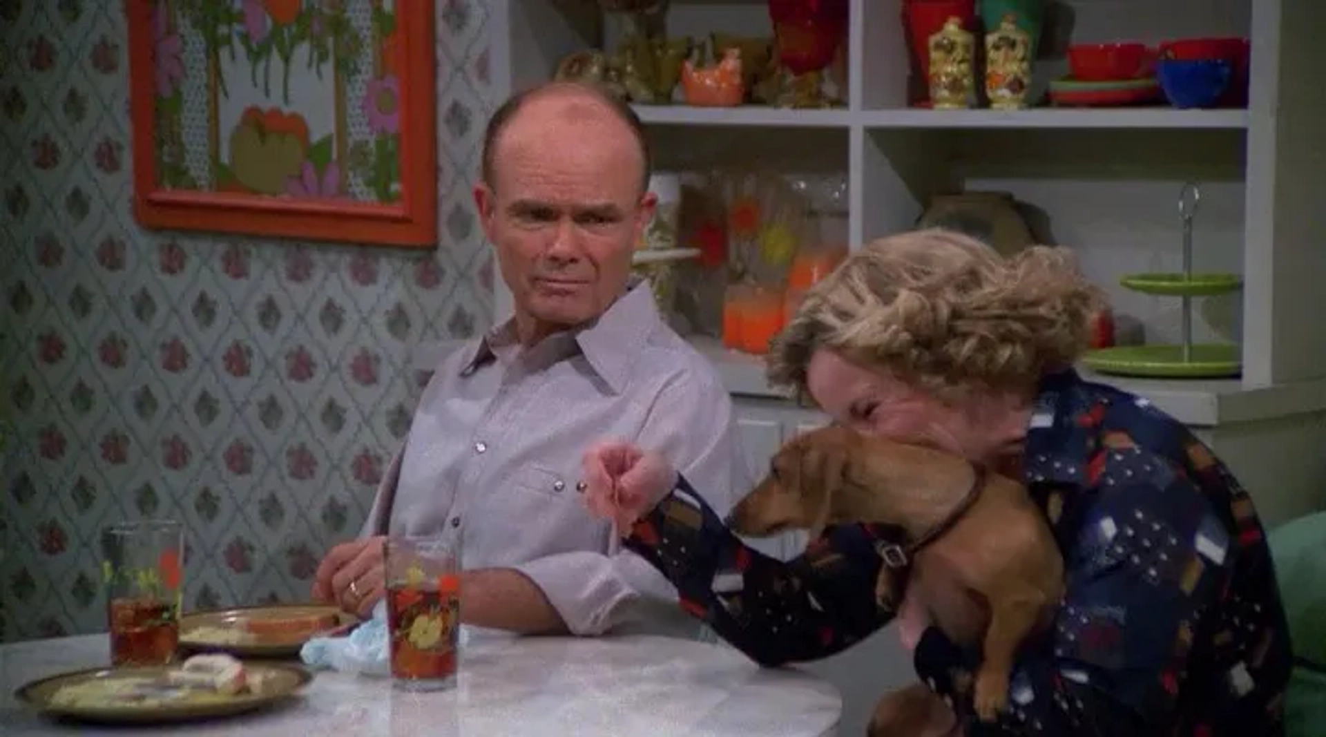 Kurtwood Smith and Debra Jo Rupp in That '70s Show (1998)