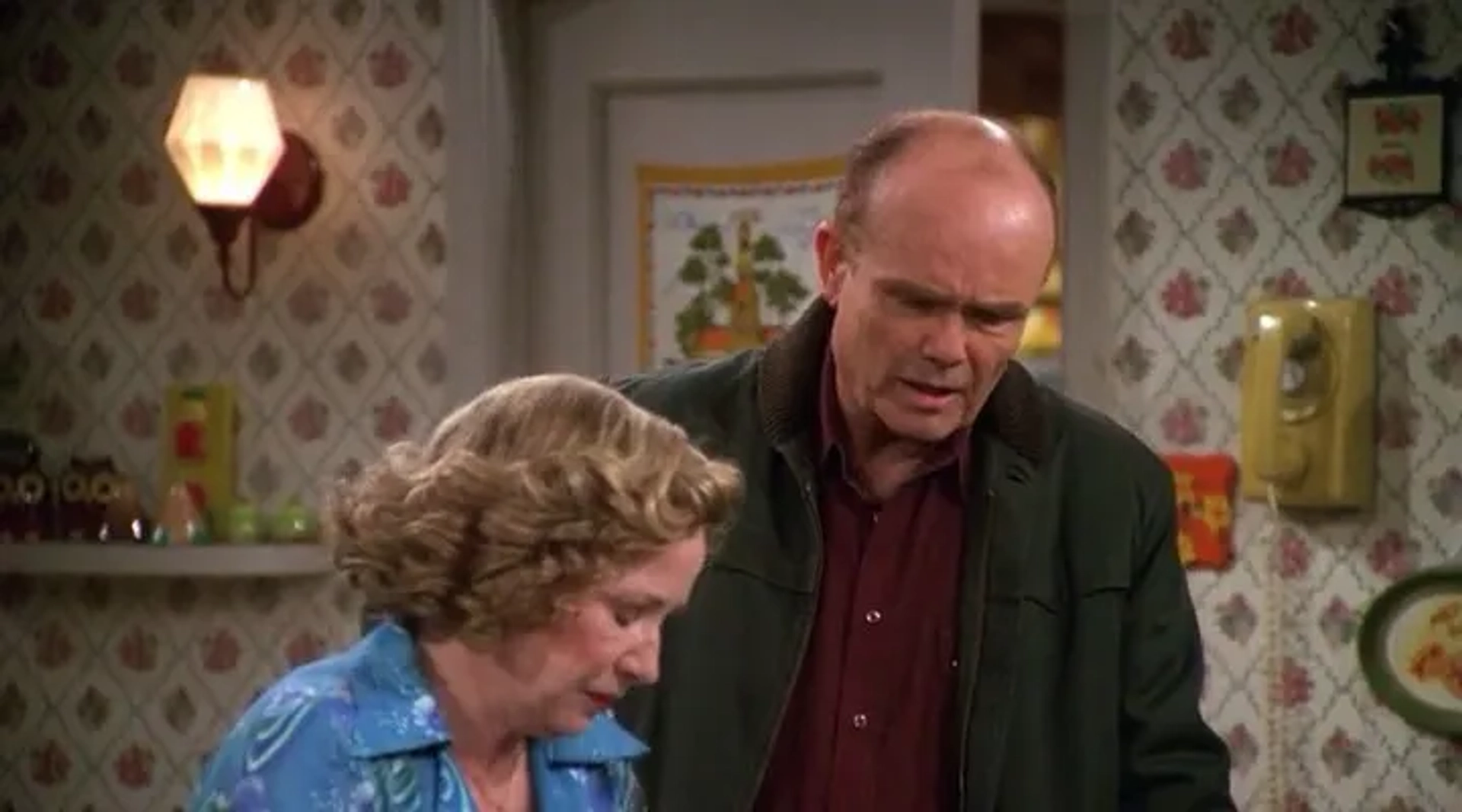 Kurtwood Smith and Debra Jo Rupp in That '70s Show (1998)