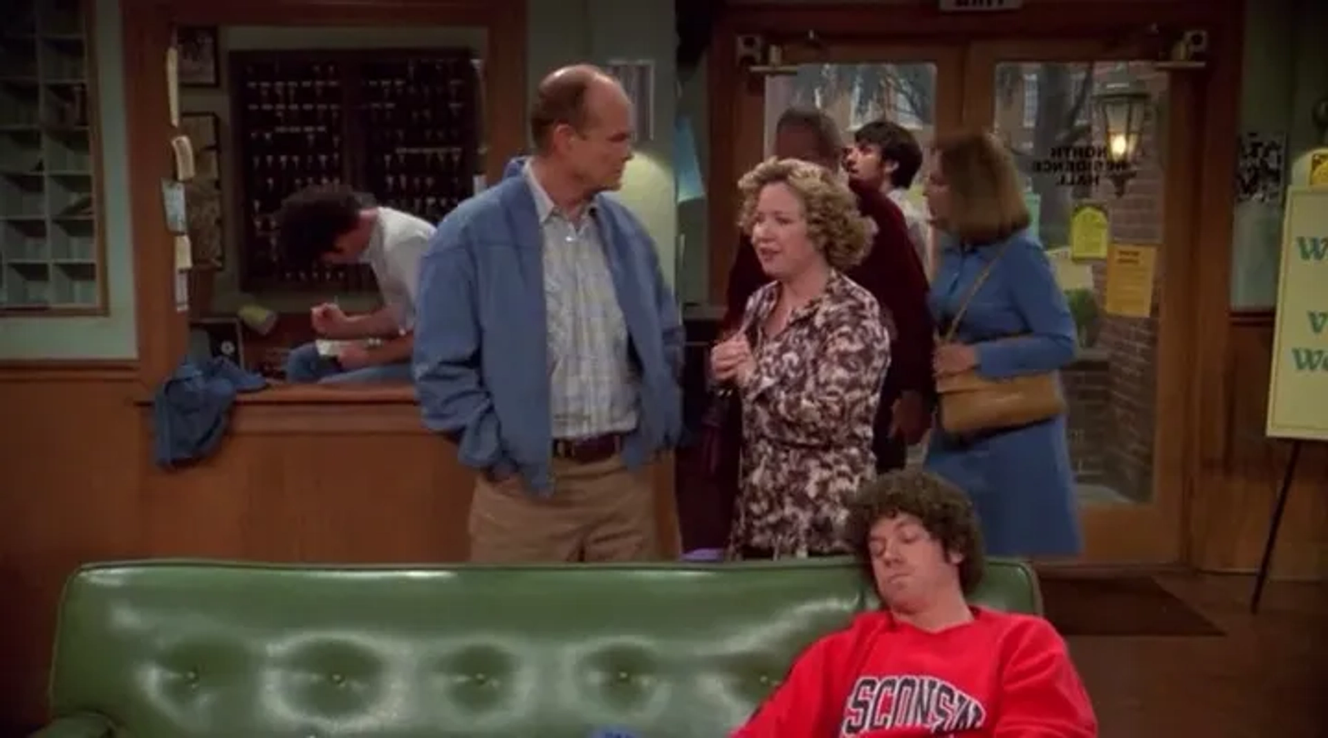 Kurtwood Smith and Debra Jo Rupp in That '70s Show (1998)