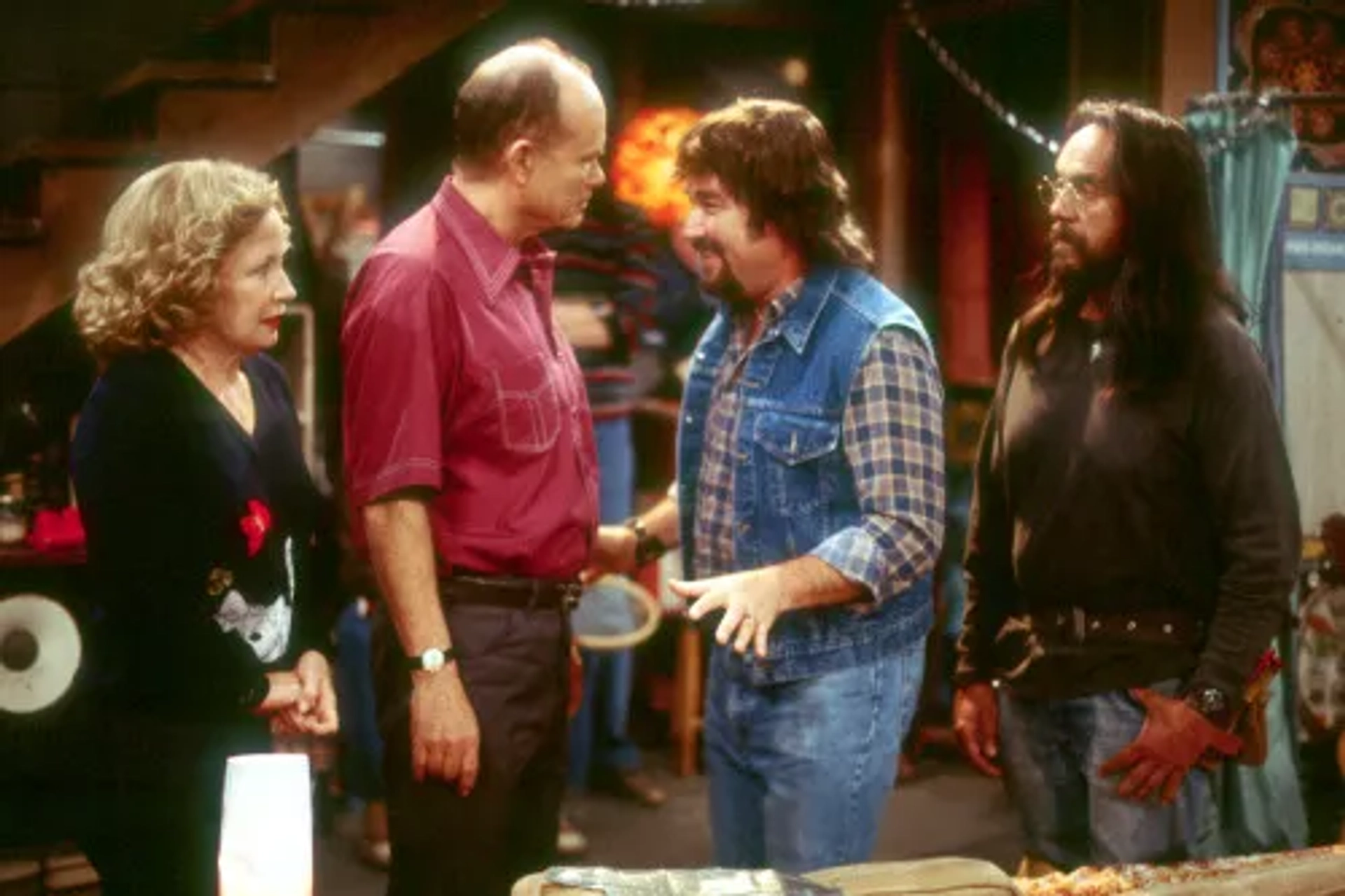 Tommy Chong, Kurtwood Smith, Richard Karn, and Debra Jo Rupp in That '70s Show (1998)