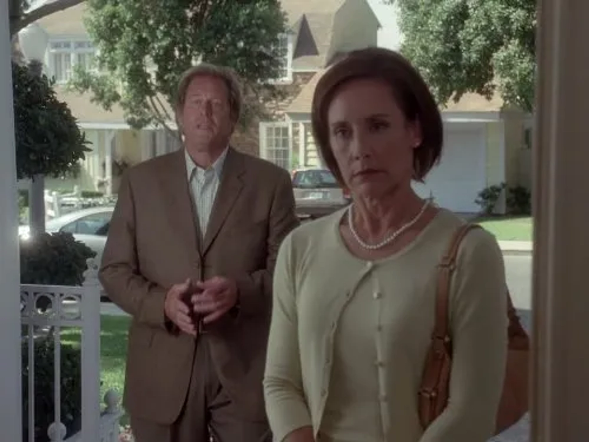 Brian Kerwin and Laurie Metcalf in Desperate Housewives (2004)