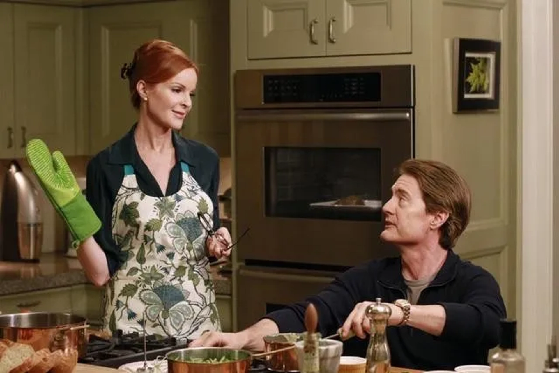 Kyle MacLachlan and Marcia Cross in Desperate Housewives (2004)