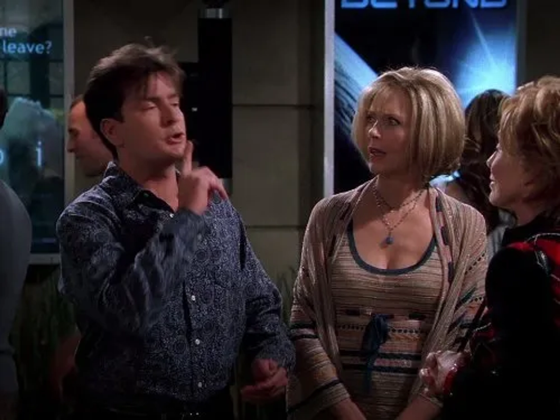 Charlie Sheen, Susan Blakely, and Holland Taylor in Two and a Half Men (2003)