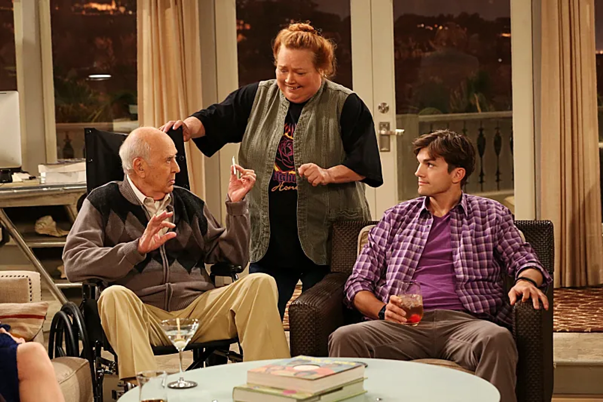 Conchata Ferrell, Ashton Kutcher, and Carl Reiner in Two and a Half Men (2003)