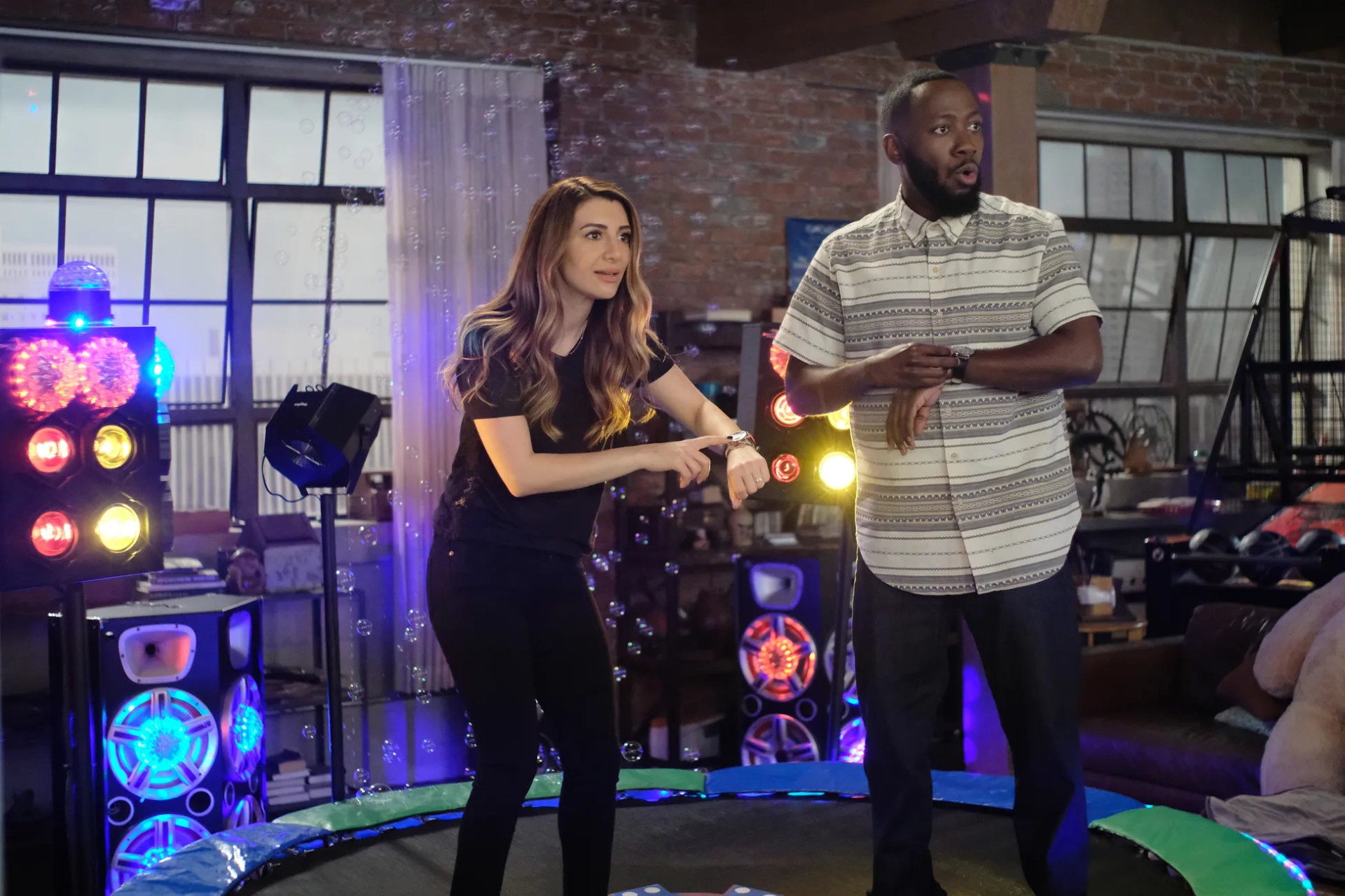 Nasim Pedrad and Lamorne Morris in New Girl (2011)