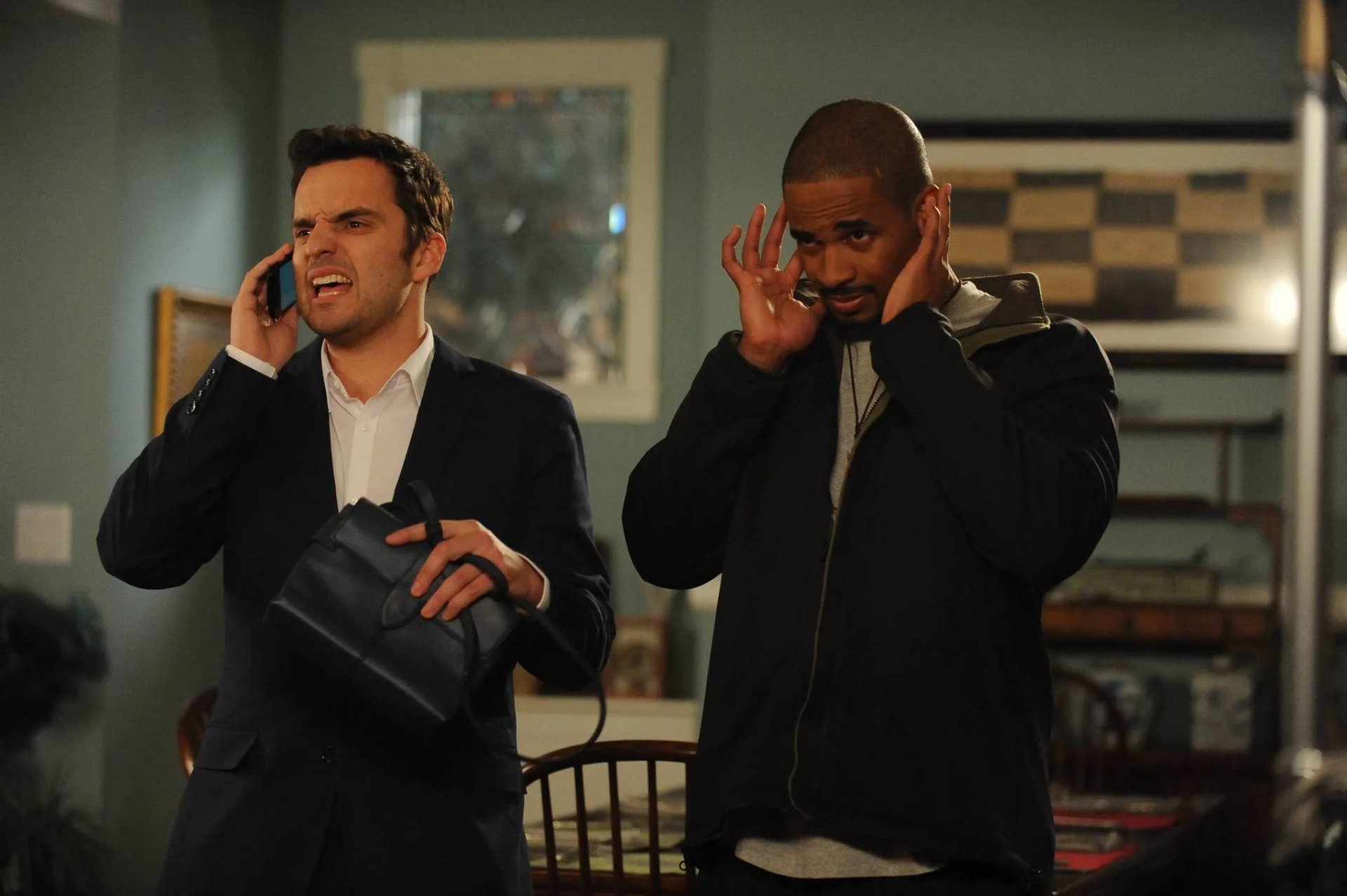 Damon Wayans Jr. and Jake Johnson in New Girl (2011)