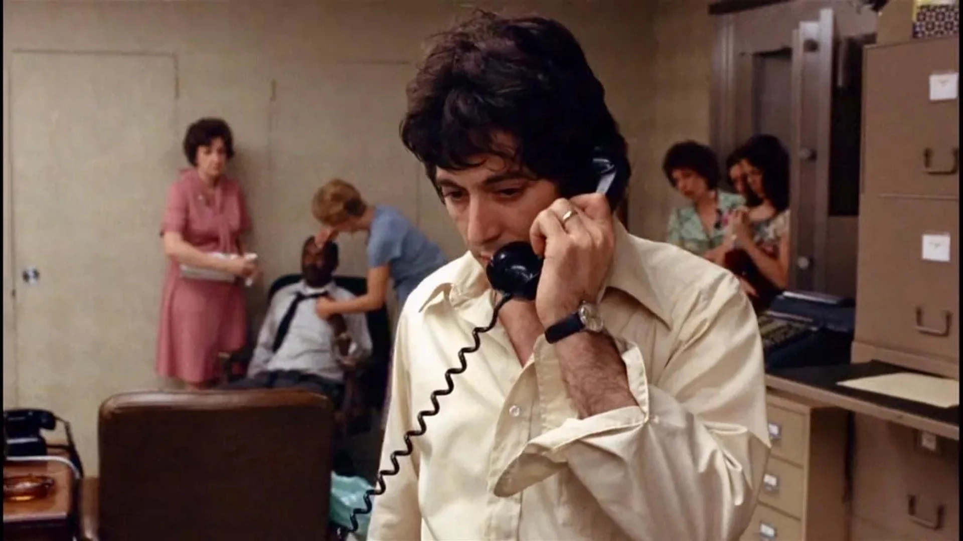 Al Pacino, Penelope Allen, Marcia Jean Kurtz, Amy Levitt, John Marriott, and Estelle Omens in Dog Day Afternoon (1975)