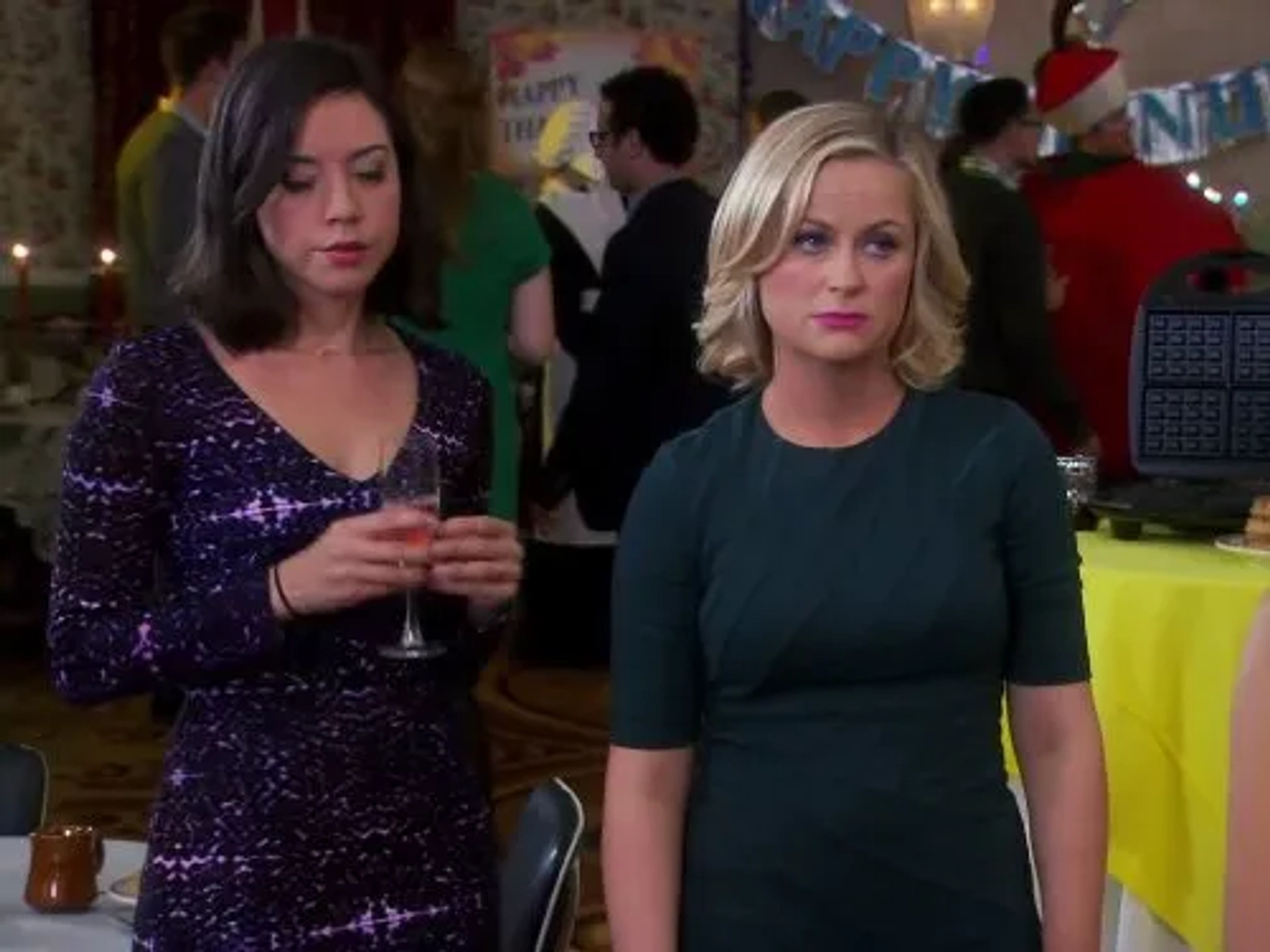 Amy Poehler and Aubrey Plaza in Parks and Recreation (2009)