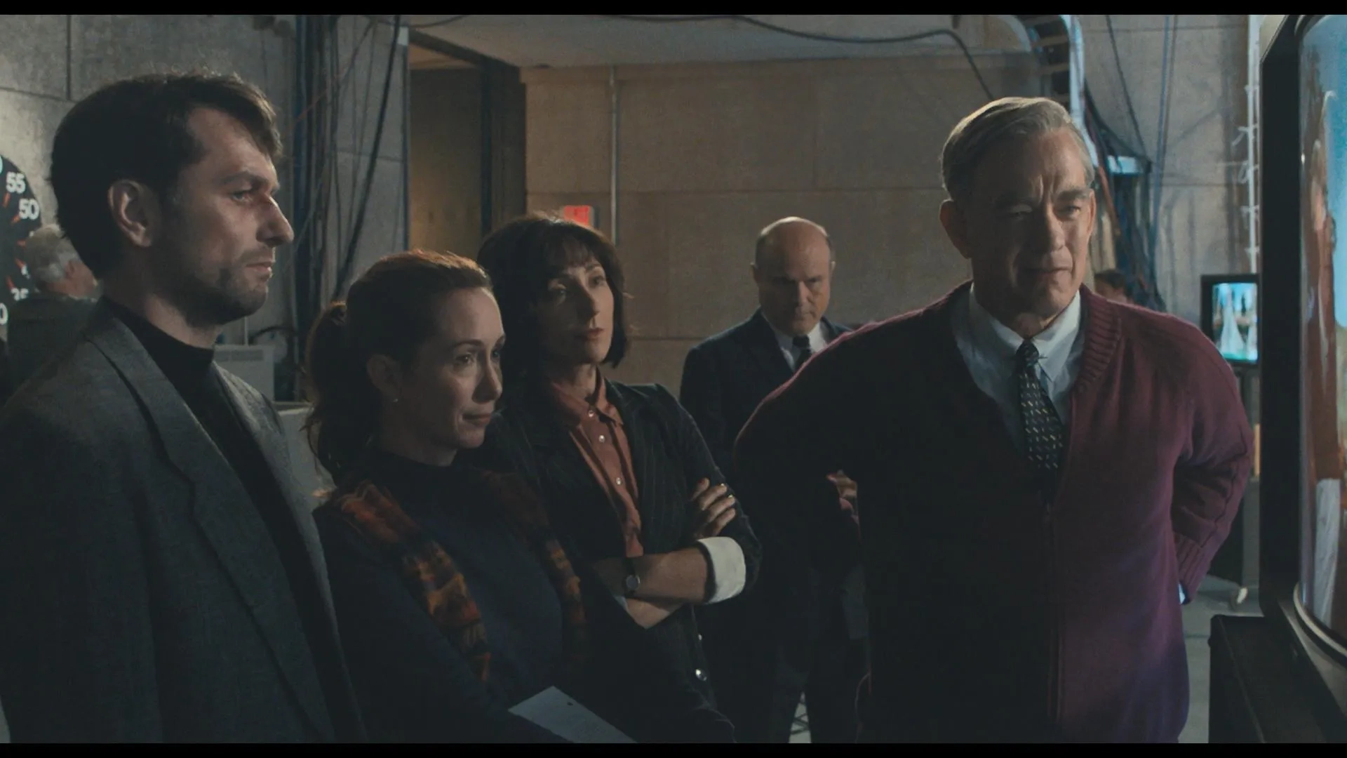 Tom Hanks, Enrico Colantoni, Matthew Rhys, Kelley Davis, and Carmen Cusack in A Beautiful Day in the Neighborhood (2019)