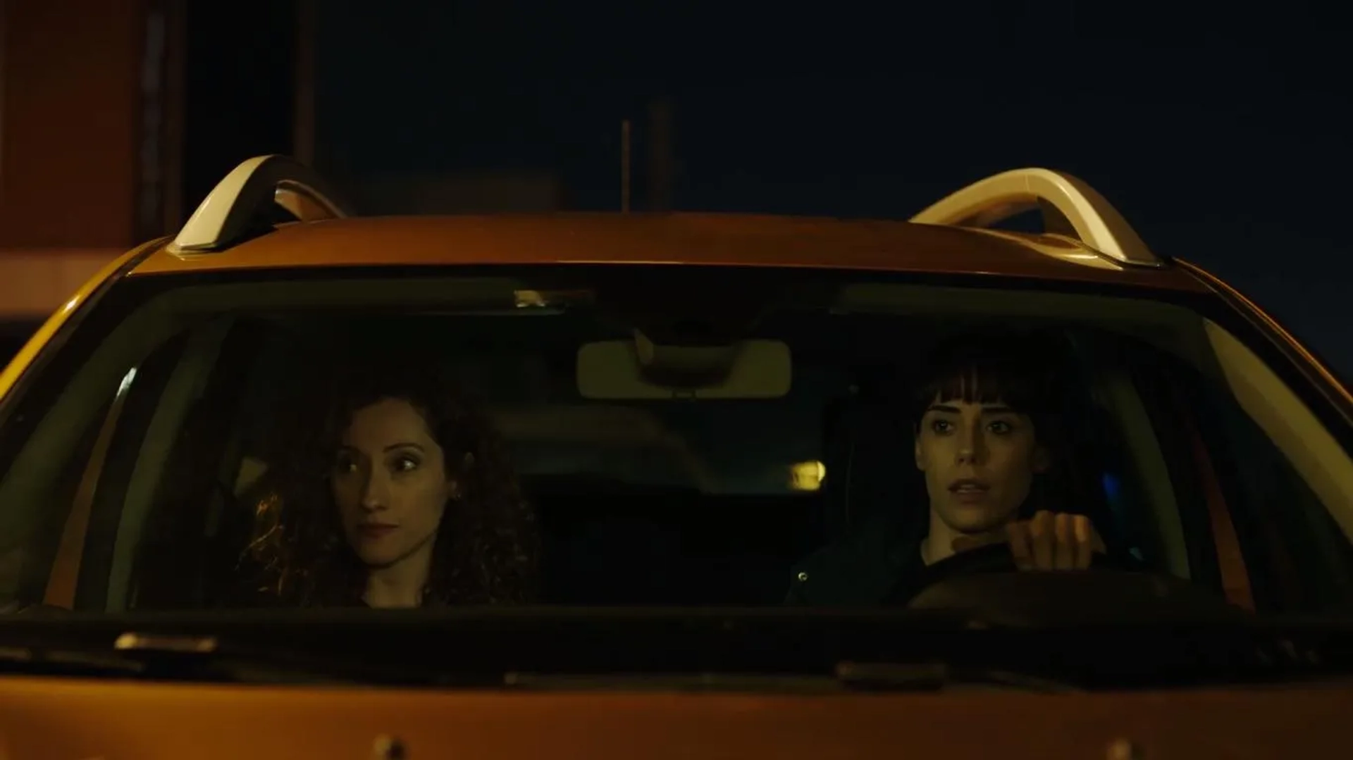 Cansu Dere and Berfu Öngören in Persona (2018)