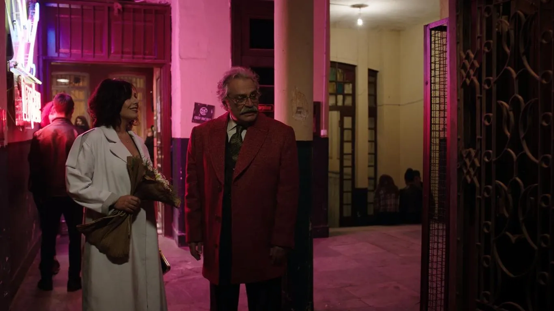 Haluk Bilginer and Senay Gürler in Persona (2018)