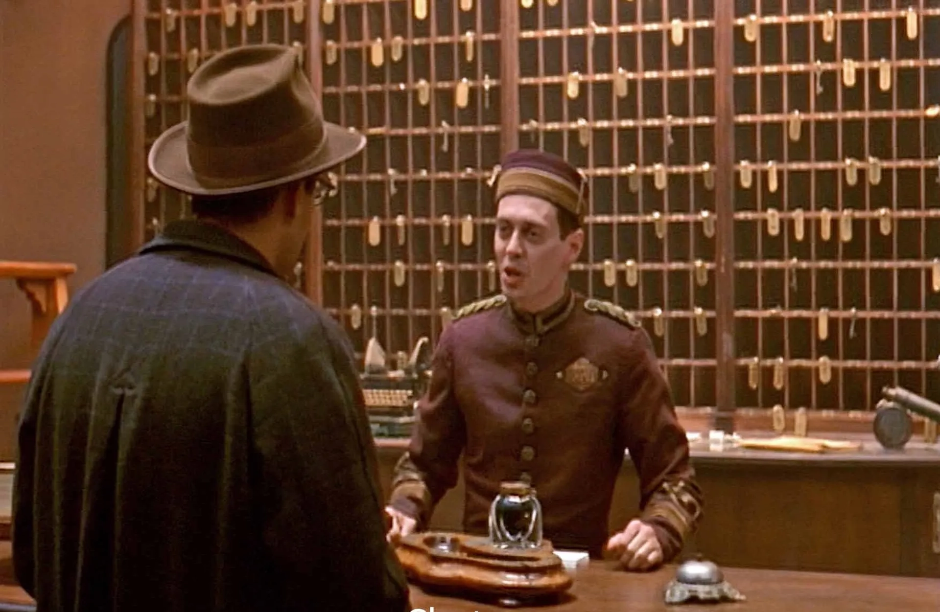 Steve Buscemi and John Turturro in Barton Fink (1991)