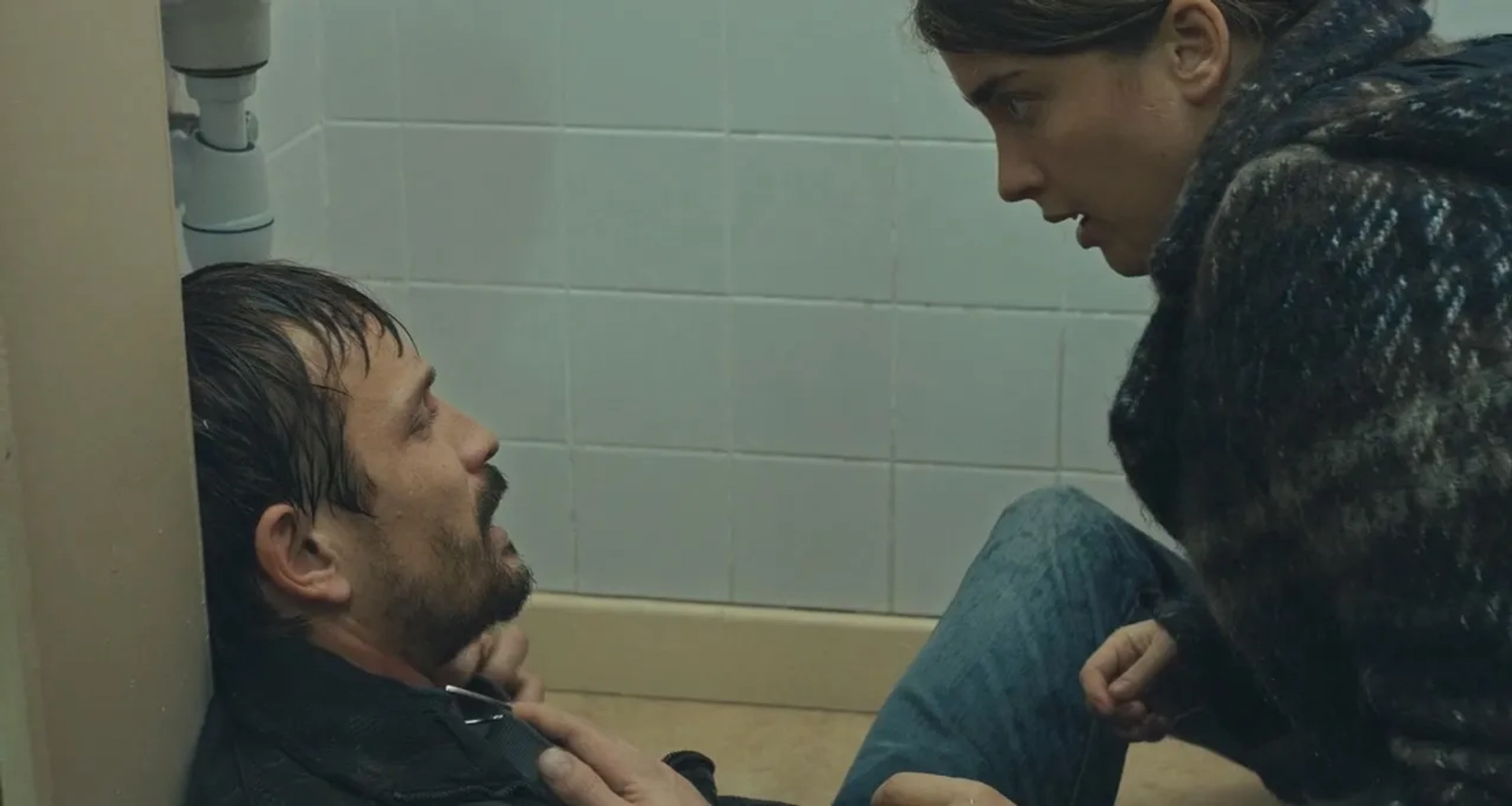 Jérémie Renier and Adèle Haenel in The Unknown Girl (2016)