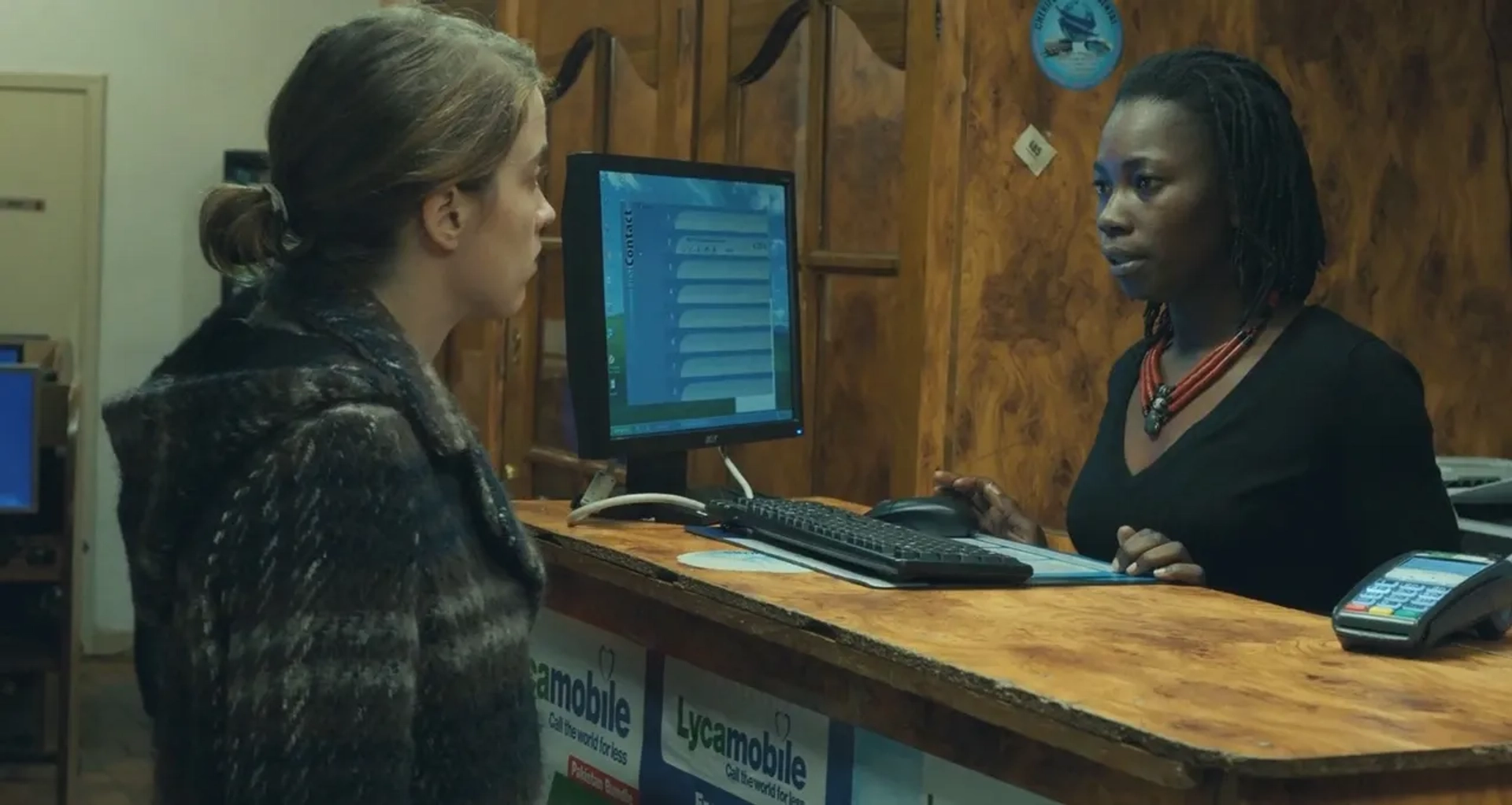 Adèle Haenel and Nadège Ouedraogo in The Unknown Girl (2016)