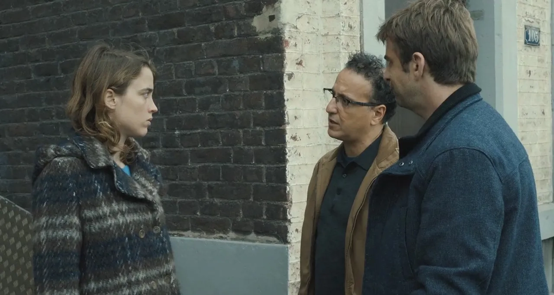 Adèle Haenel, Ben Hamidou, and Laurent Caron in The Unknown Girl (2016)