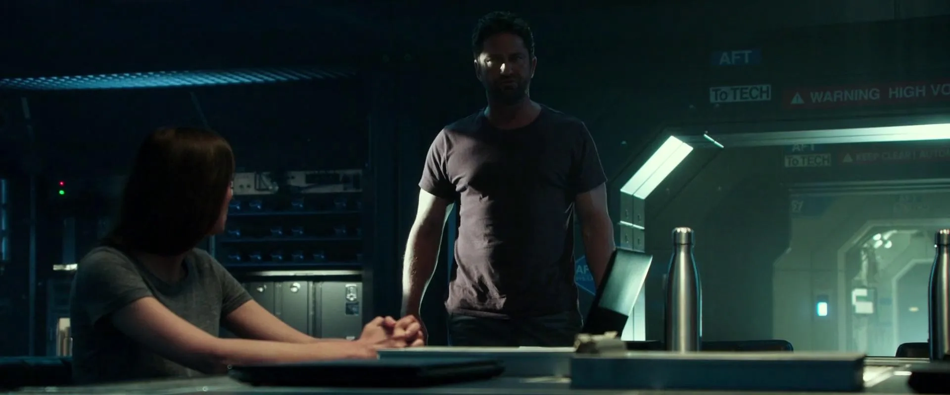 Gerard Butler and Alexandra Maria Lara in Geostorm (2017)