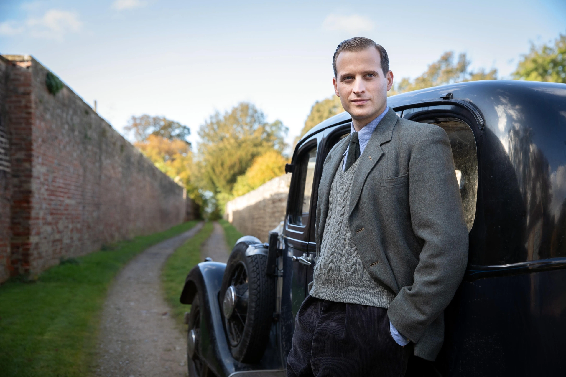 Nicholas Ralph as James Herriot