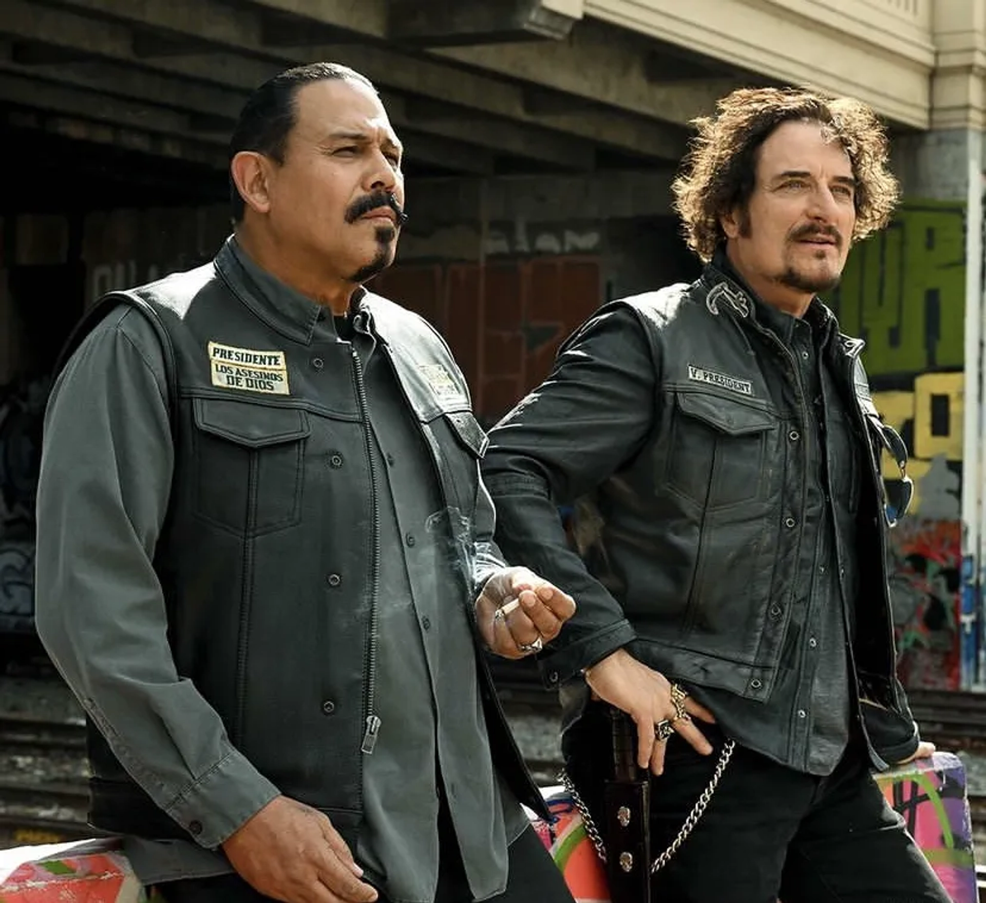 Kim Coates and Emilio Rivera in Mayans M.C.: When the Breakdown Hit at Midnight (2022)